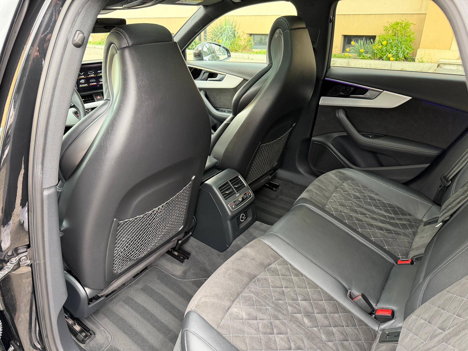 AUDI S4 Avant 3.0 V6 TDI quattro tiptronic-image-27