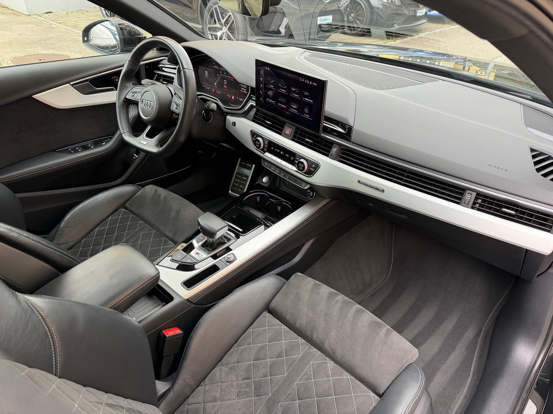 AUDI S4 Avant 3.0 V6 TDI quattro tiptronic-image-12