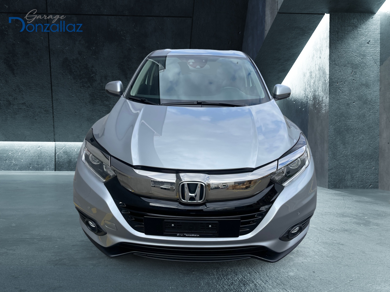 HONDA HR-V 1.5i-VTEC Executive CVT (3)-showroom-element-1