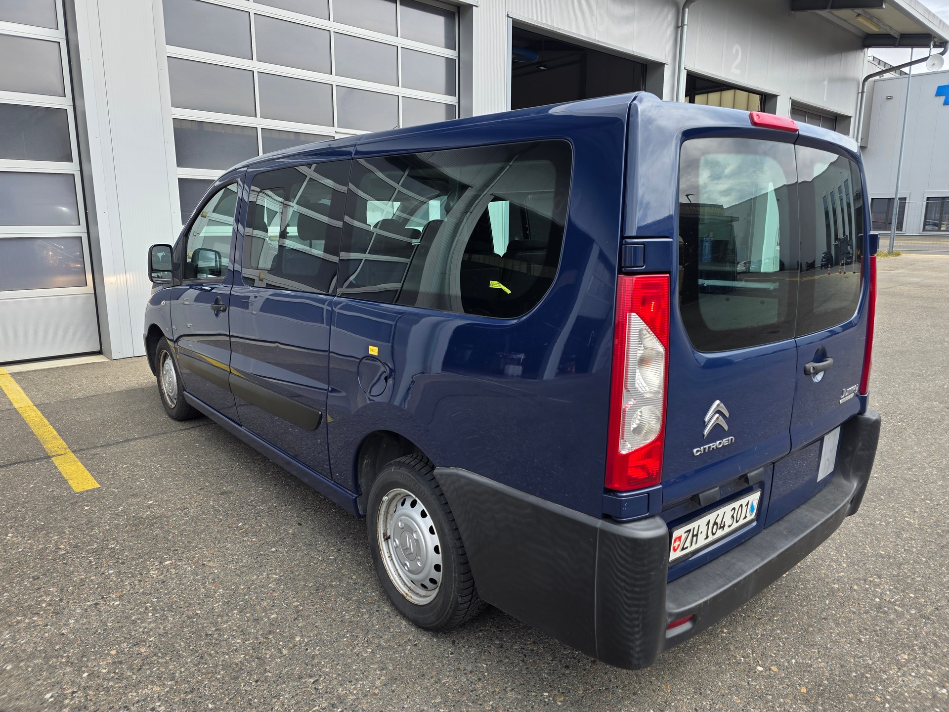 CITROEN Jumpy 2.0 HDi L2H1 Attraction-image-4