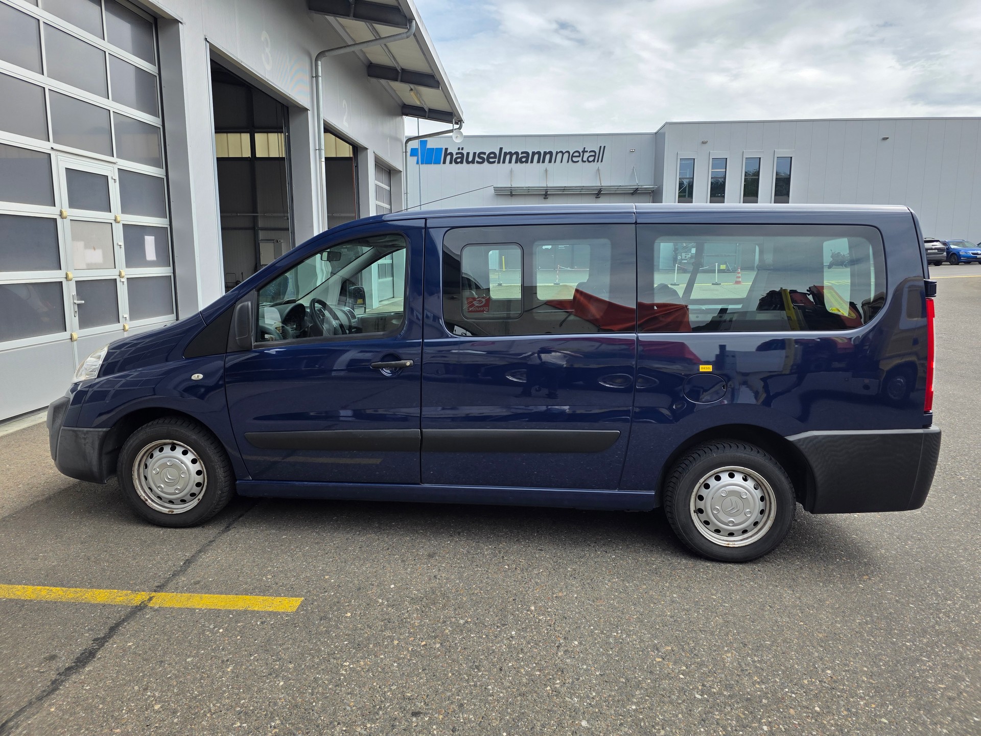 CITROEN Jumpy 2.0 HDi L2H1 Attraction-image-8