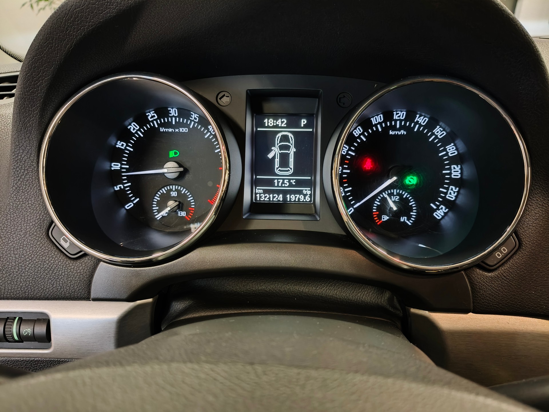 SKODA Yeti 2.0 TDI Experience 4x4 DSG-image-18