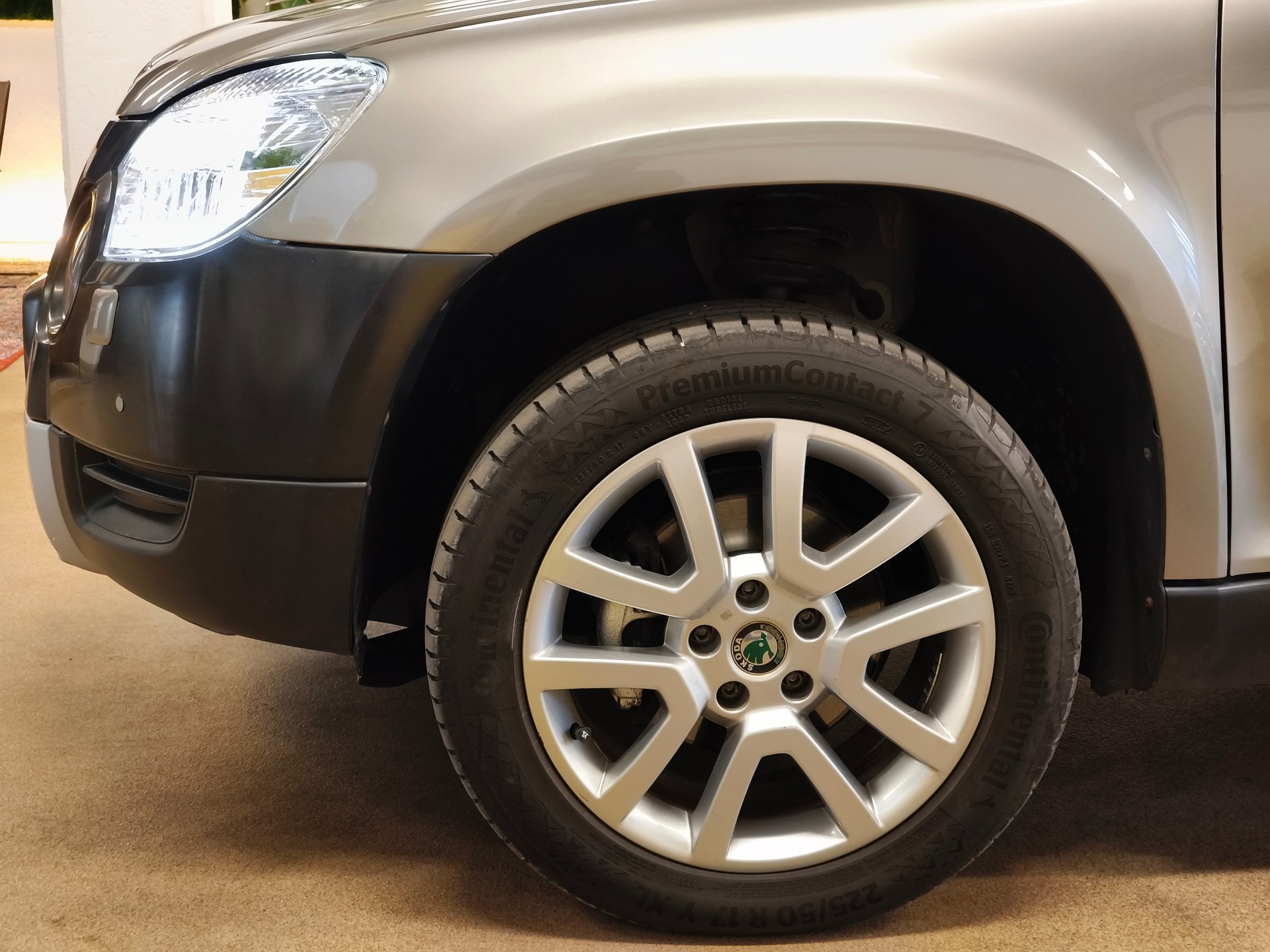 SKODA Yeti 2.0 TDI Experience 4x4 DSG-showroom-element-2