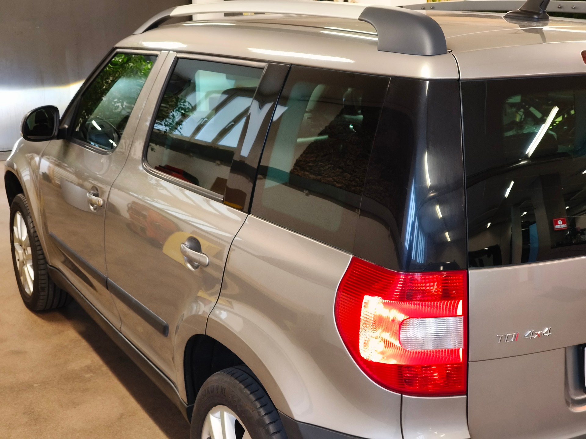 SKODA Yeti 2.0 TDI Experience 4x4 DSG-image-16