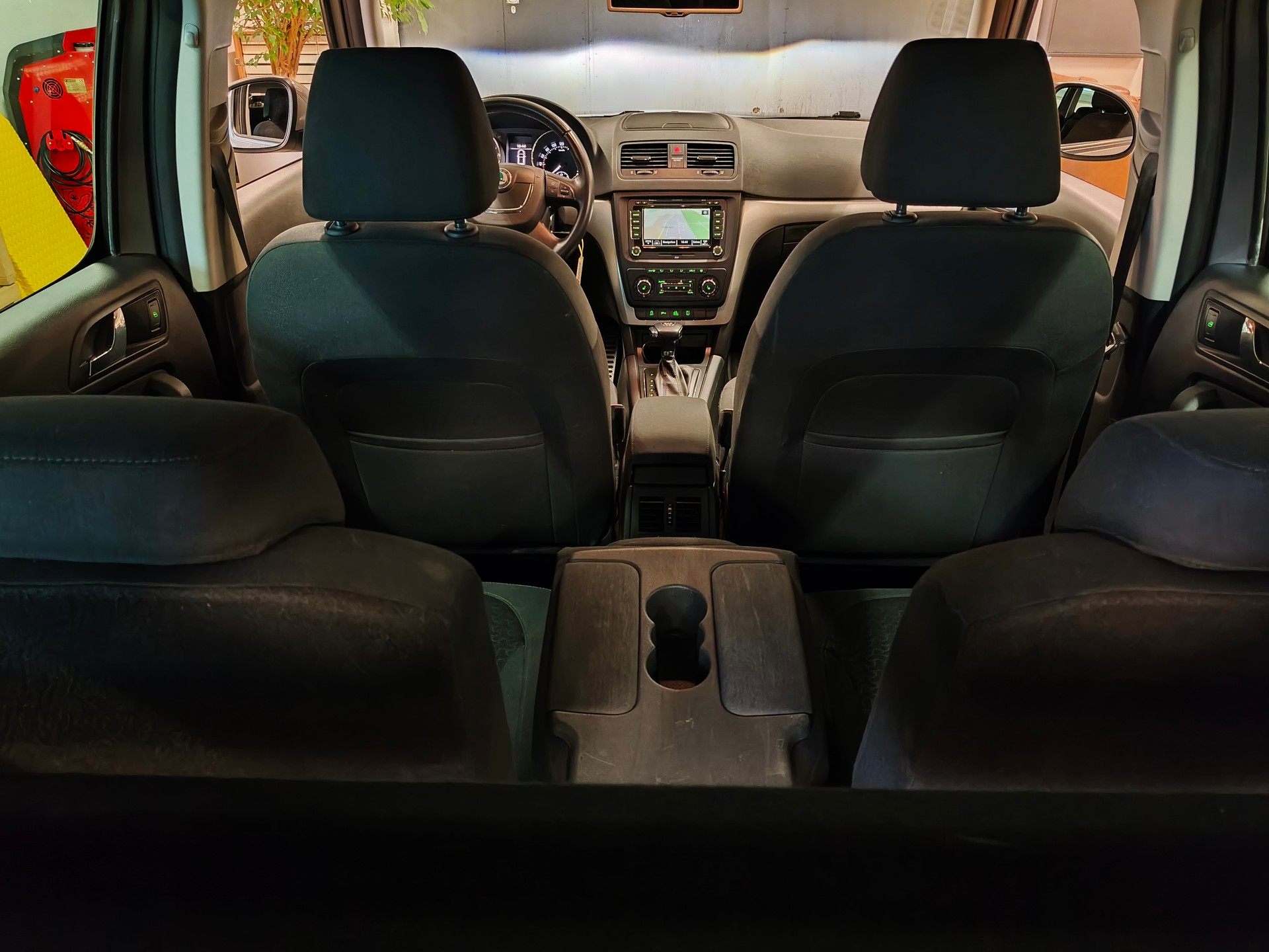 SKODA Yeti 2.0 TDI Experience 4x4 DSG-image-25