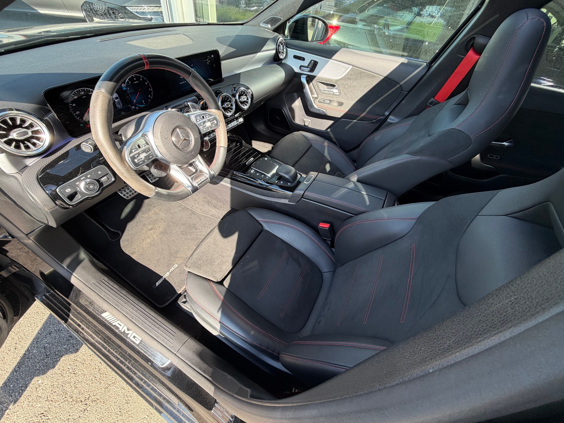 MERCEDES-BENZ A 45 S AMG 4Matic+ Speedshift-image-11