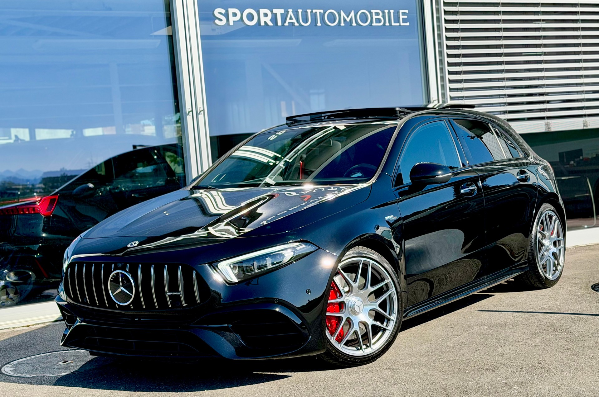 MERCEDES-BENZ A 45 S AMG 4Matic+ Speedshift-showroom-element-1