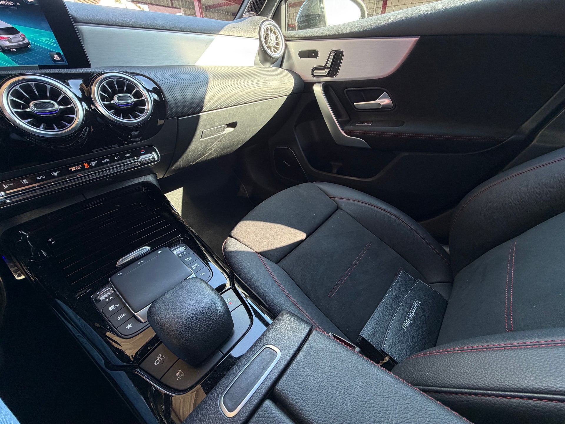 MERCEDES-BENZ A 45 S AMG 4Matic+ Speedshift-image-23