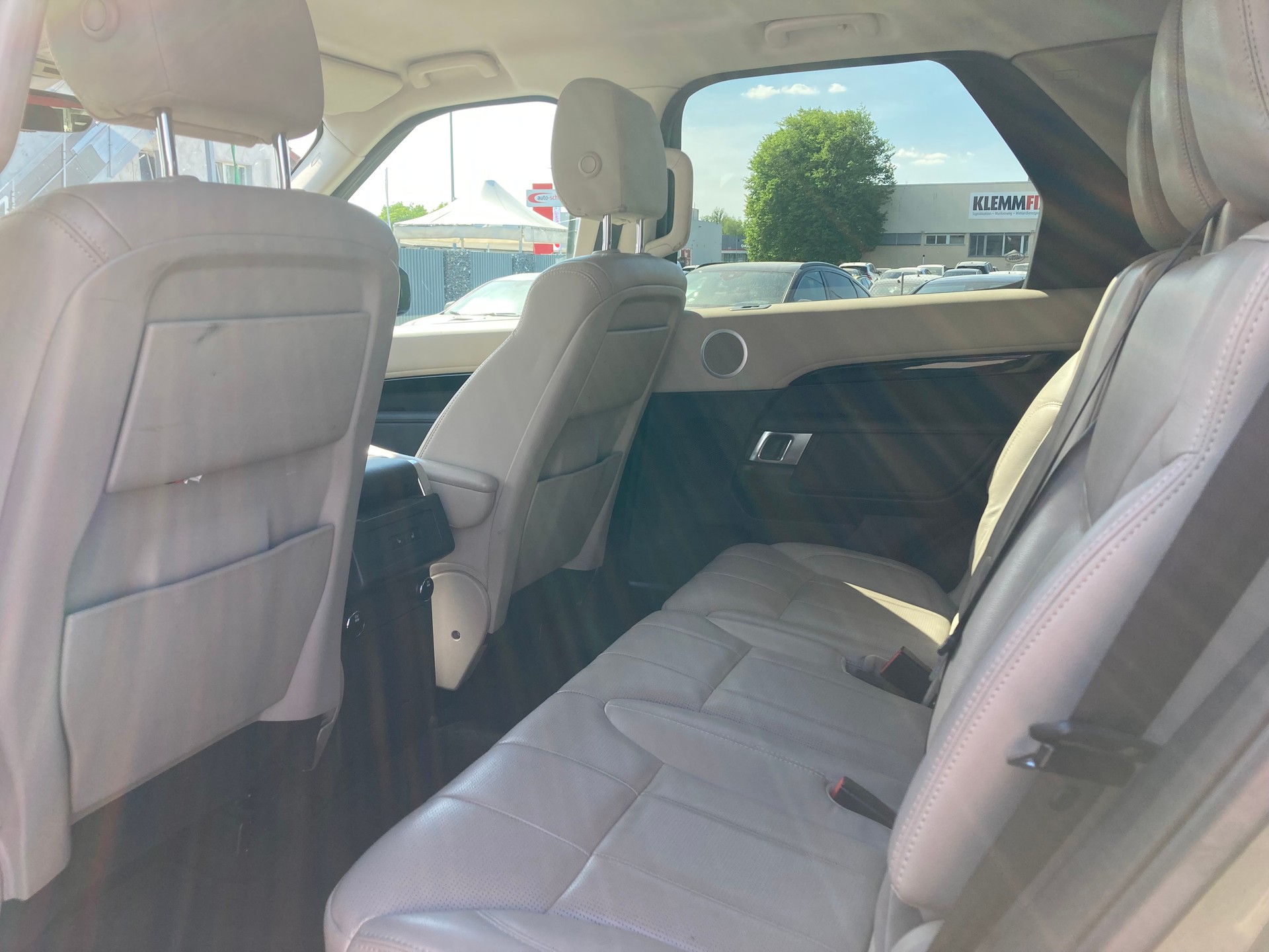 LAND ROVER Discovery 3.0 TD6 SE Automatic-image-7