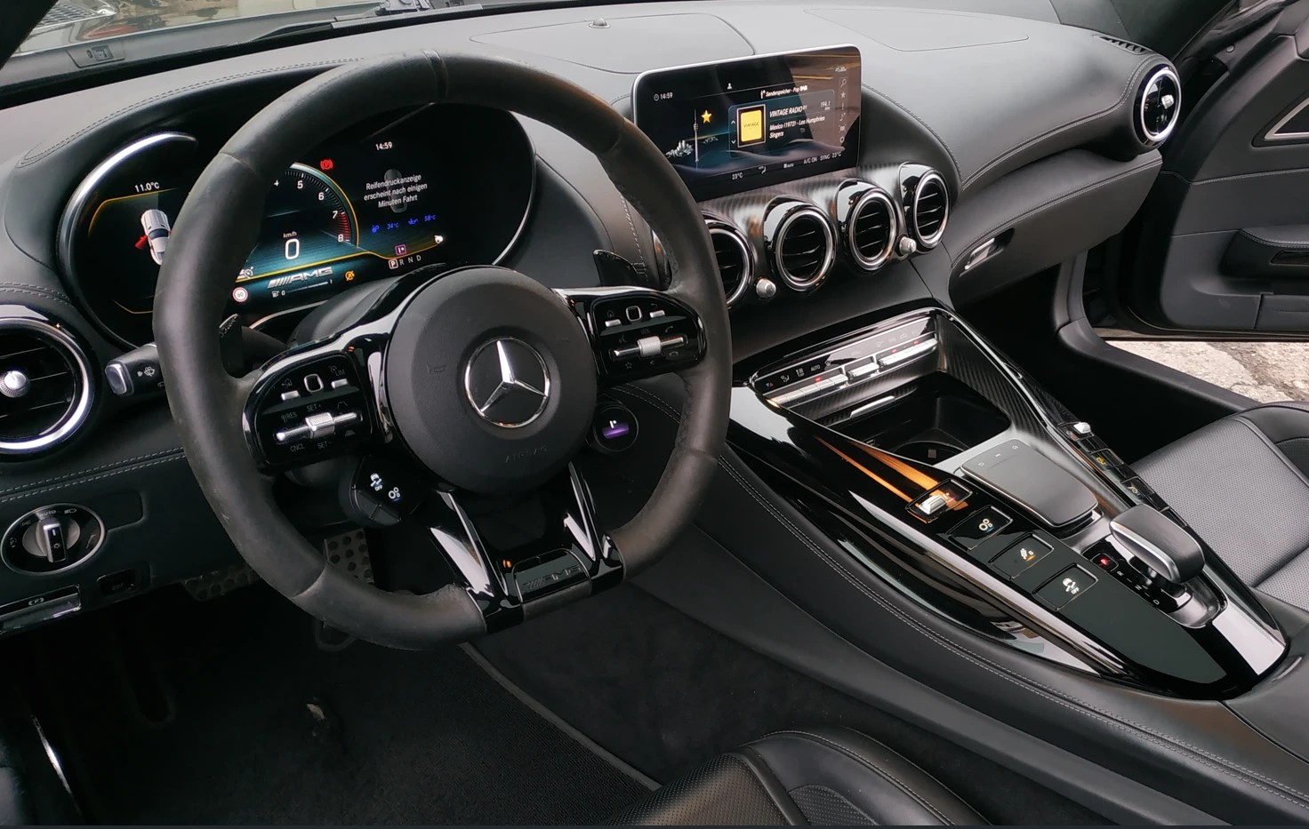 MERCEDES-BENZ AMG GT C Speedshift DCT-image-11