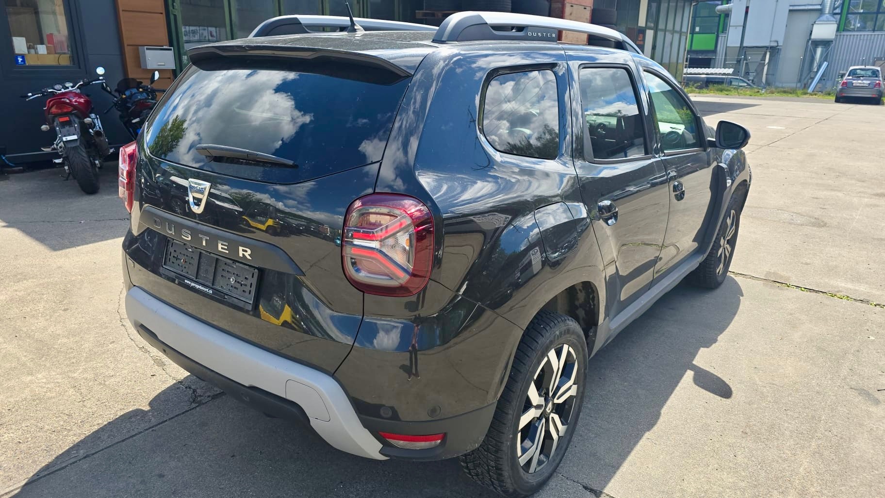 DACIA Duster TCe 150 Celebration 4x4-image-4