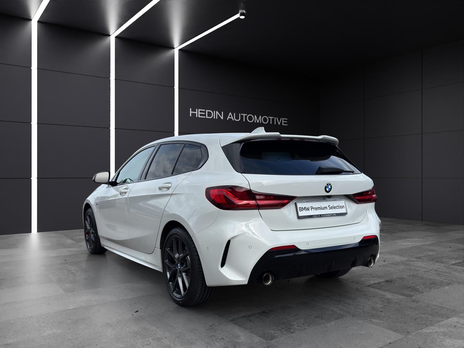 BMW 120d xDrive-showroom-element-3