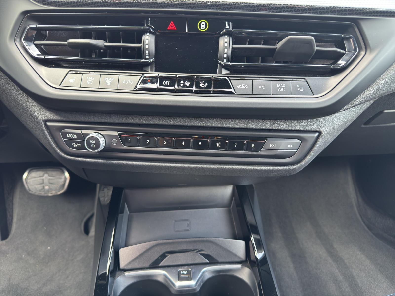 BMW 120d xDrive-image-17