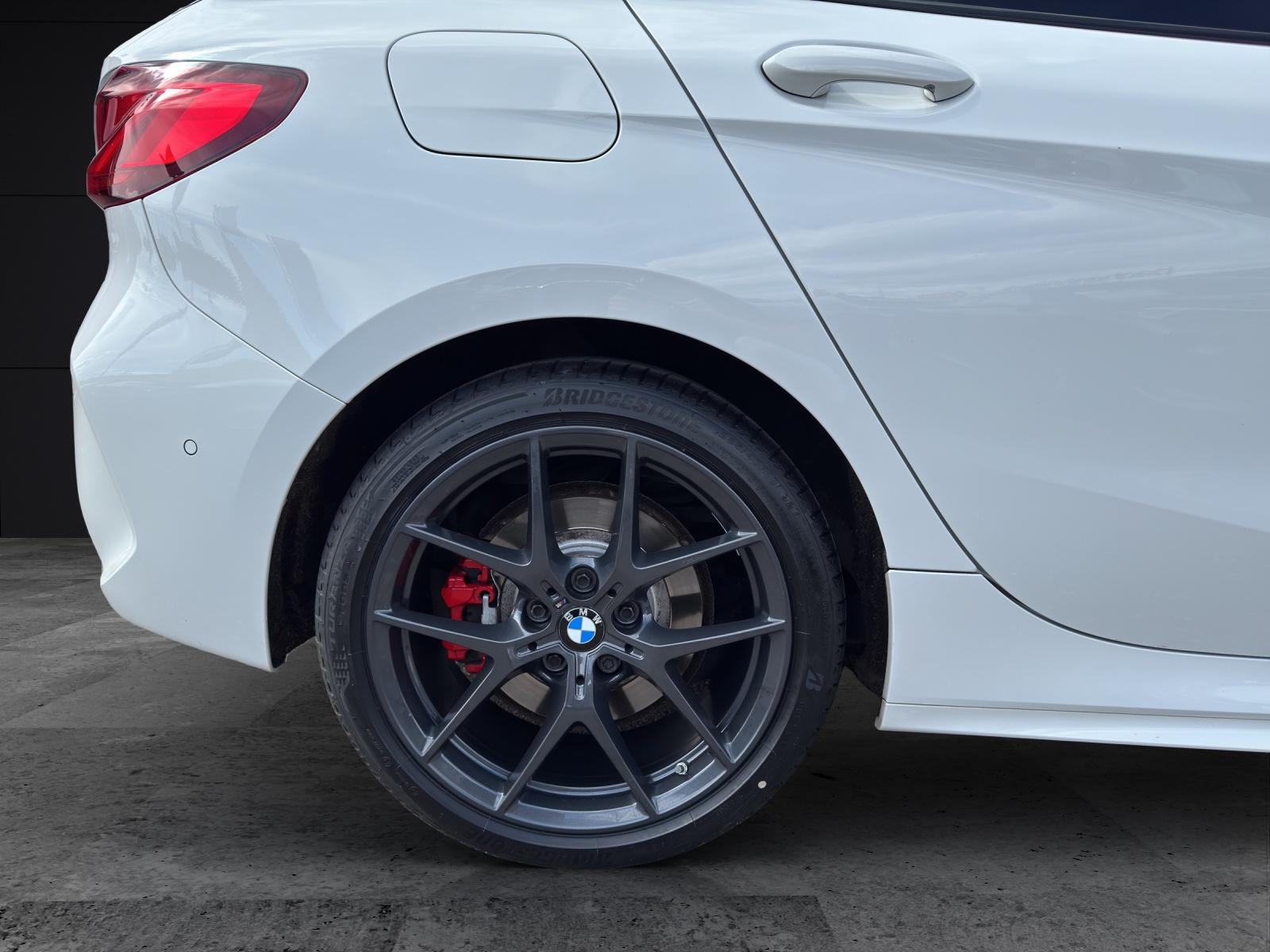 BMW 120d xDrive-image-8