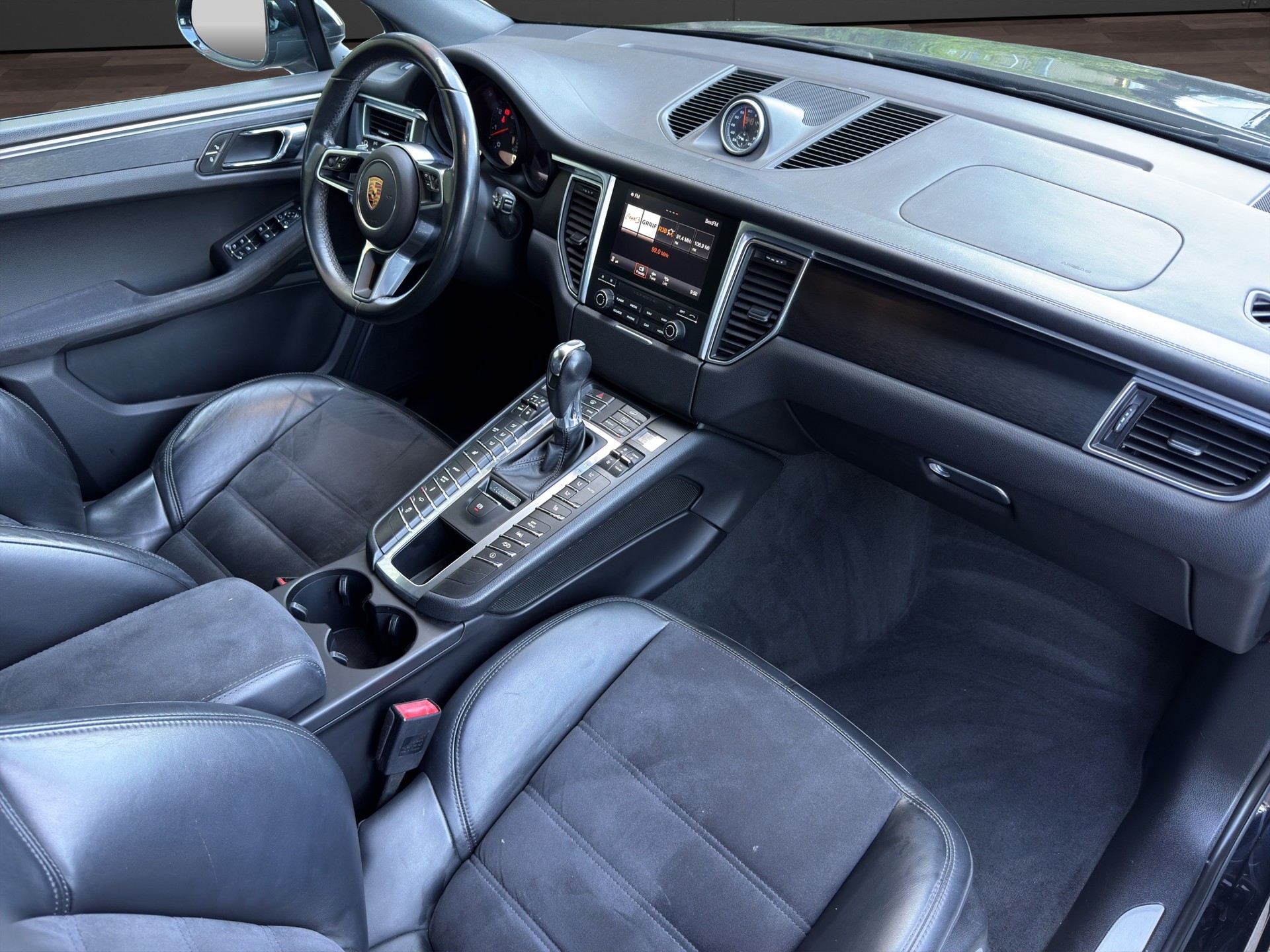 PORSCHE Macan GTS PDK-image-17