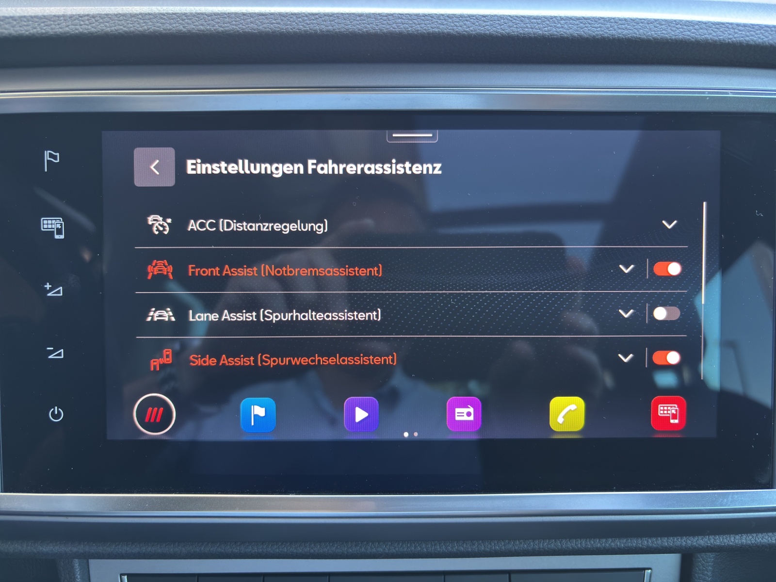 SEAT Ateca 2.0 TSI FR 4Drive DSG mit AHK & Panorama-Schiebe-/Ausstelldach-image-25