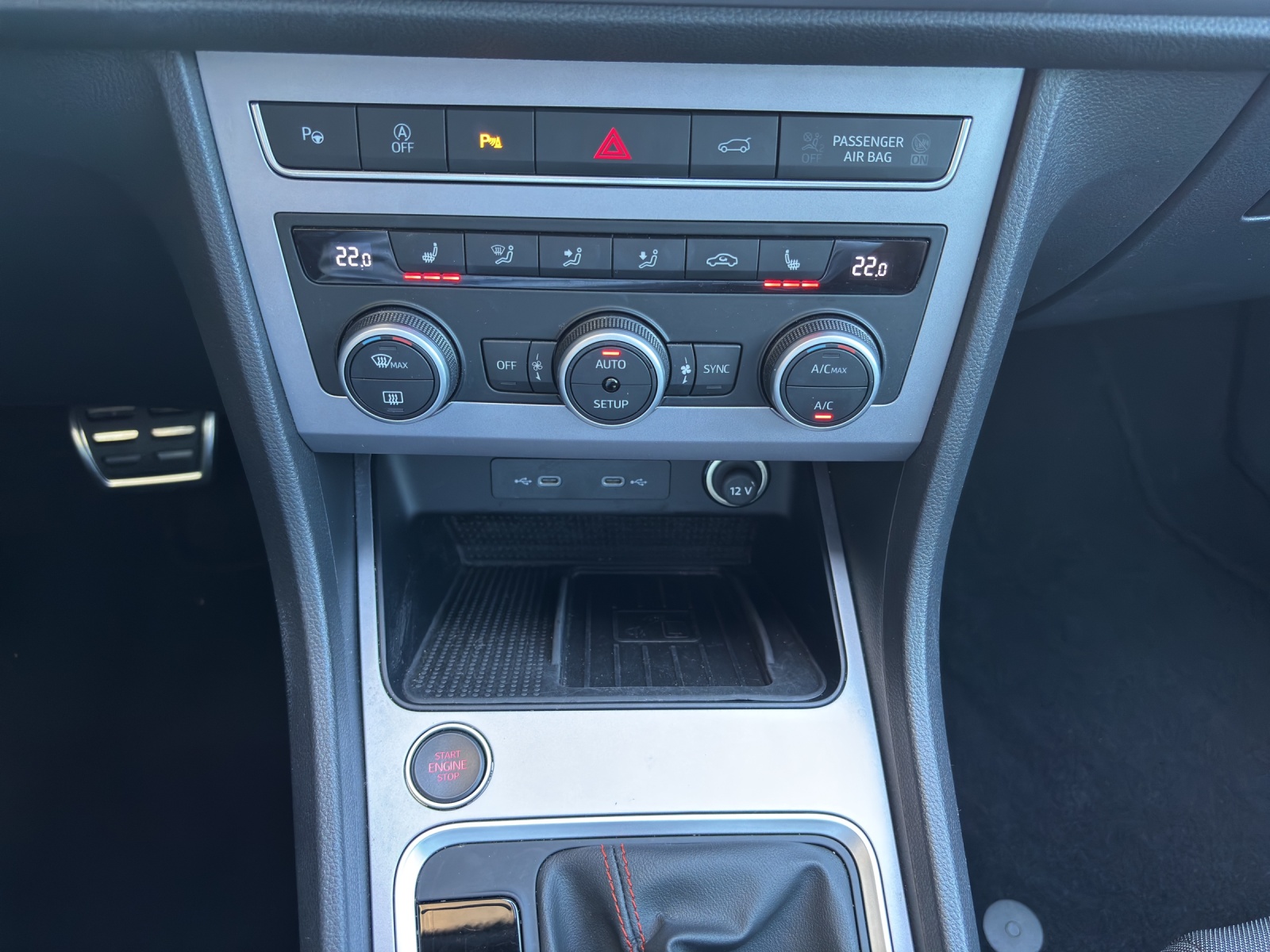 SEAT Ateca 2.0 TSI FR 4Drive DSG mit AHK & Panorama-Schiebe-/Ausstelldach-image-18