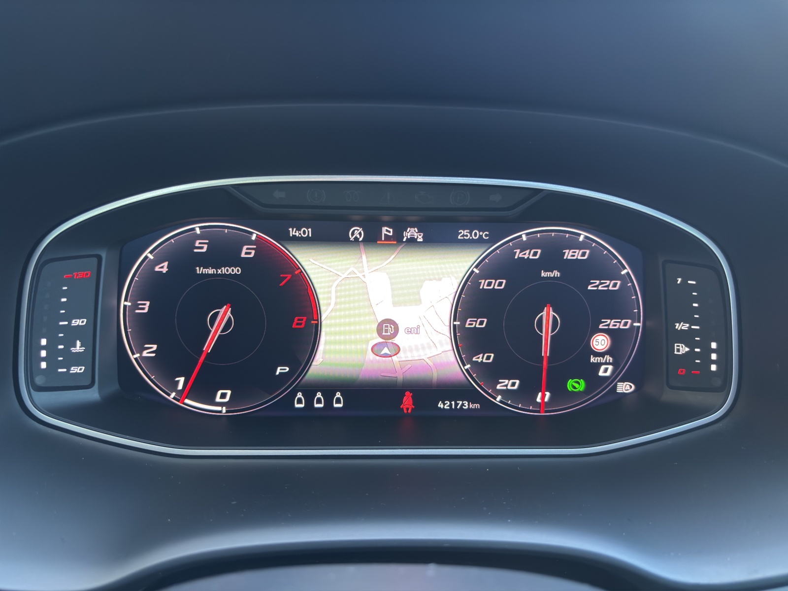 SEAT Ateca 2.0 TSI FR 4Drive DSG mit AHK & Panorama-Schiebe-/Ausstelldach-image-16