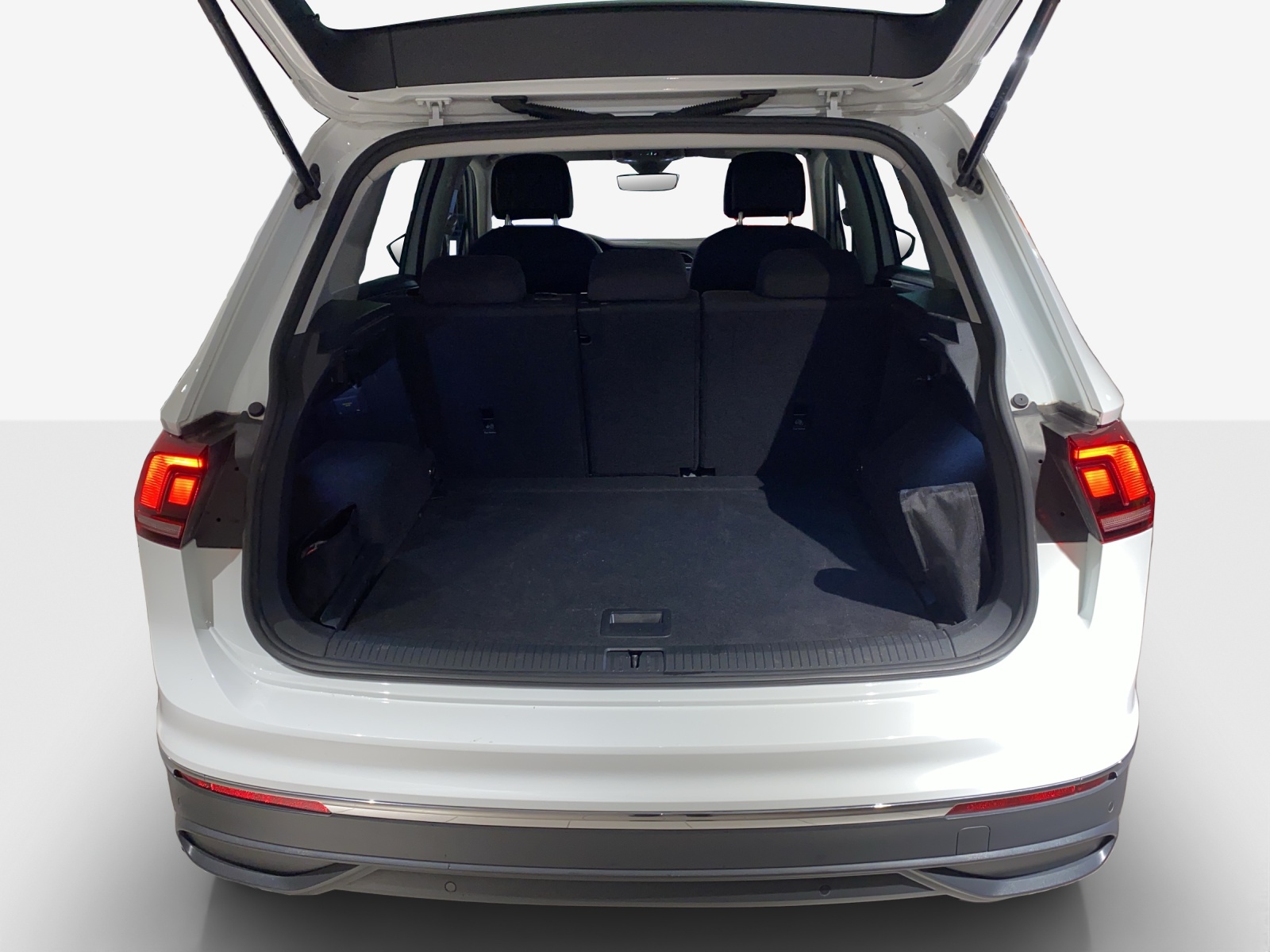 VW Tiguan 2.0 TDI SCR Life 4Motion DSG-image-12