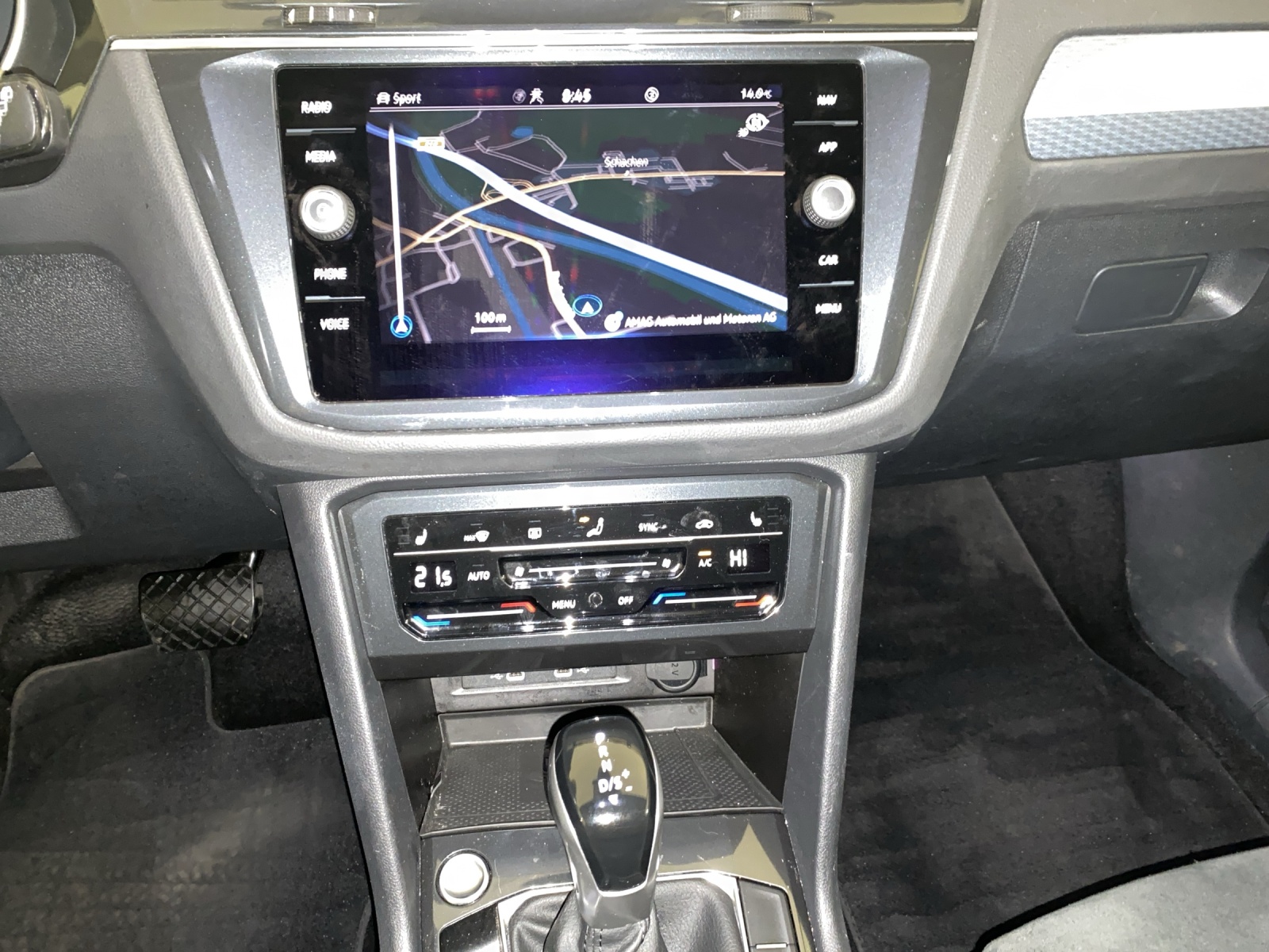 VW Tiguan 2.0 TDI SCR Life 4Motion DSG-image-10