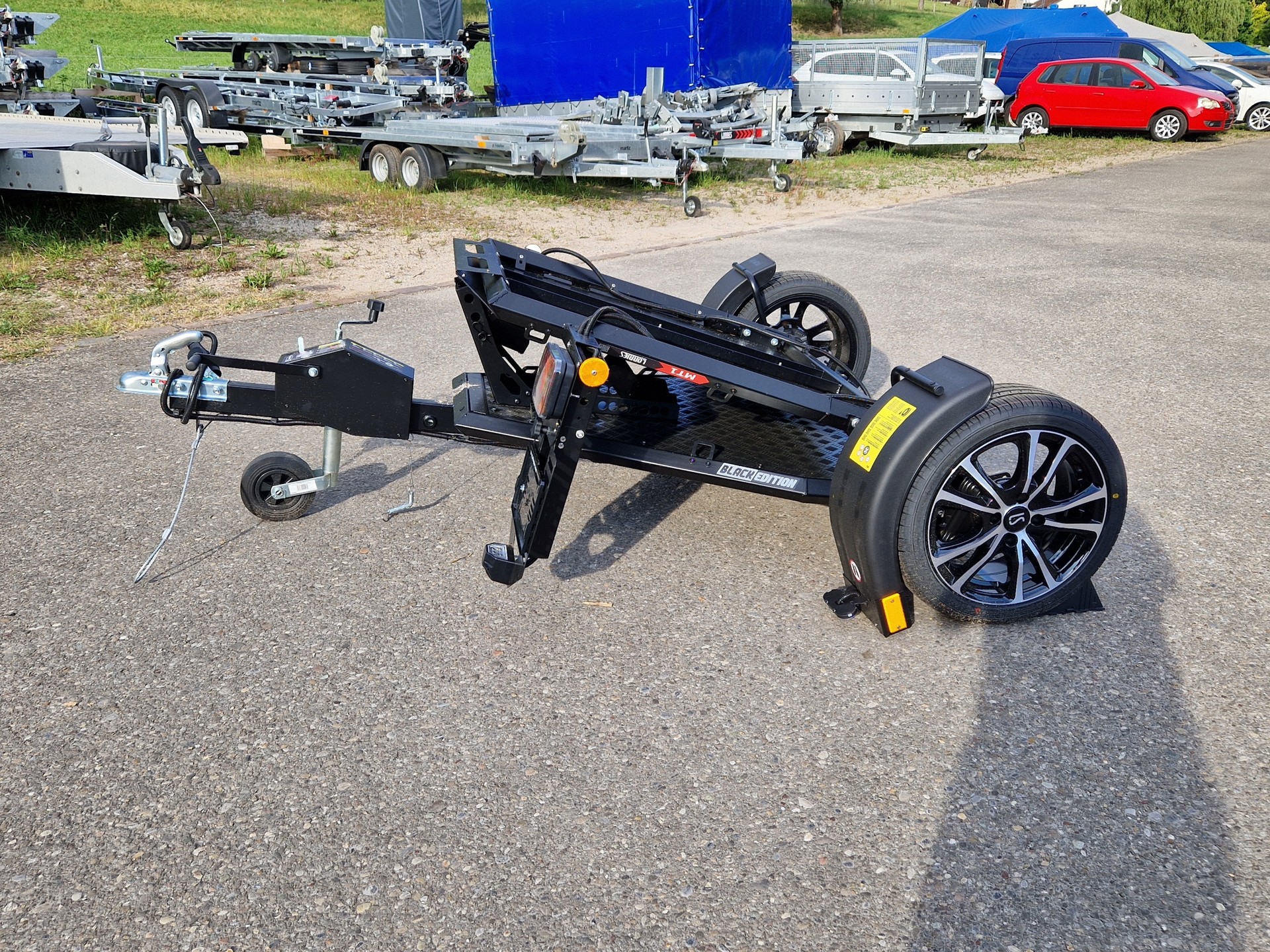 LORRIES MT1 750kg Black Edition 15 Zoll Aluräder Motorradanhänger absenkbar Modelljahr 2026-image-11