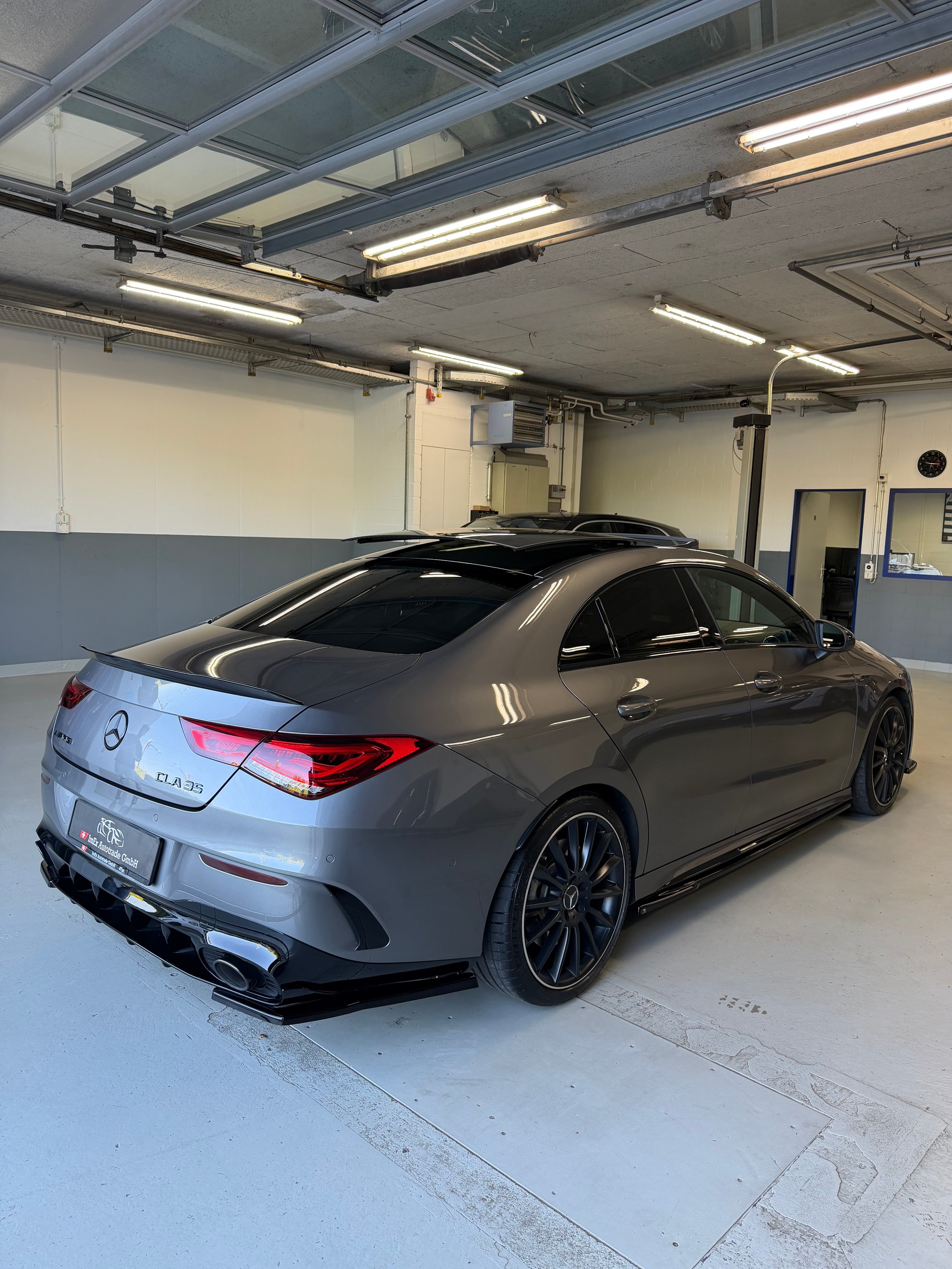MERCEDES-BENZ CLA 35 AMG 4Matic 7G-DCT-image-4