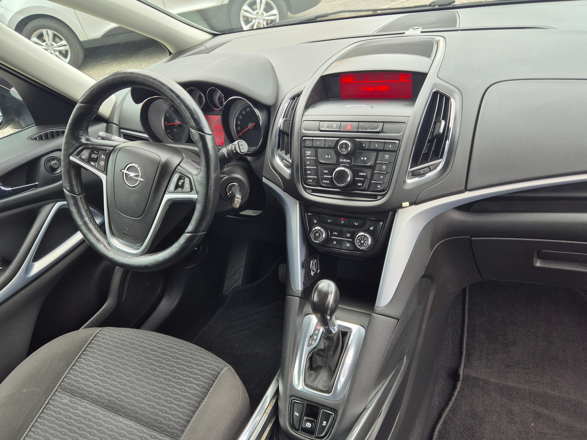 OPEL Zafira Tourer 1.4i 16V Turbo Drive Automatic-image-6