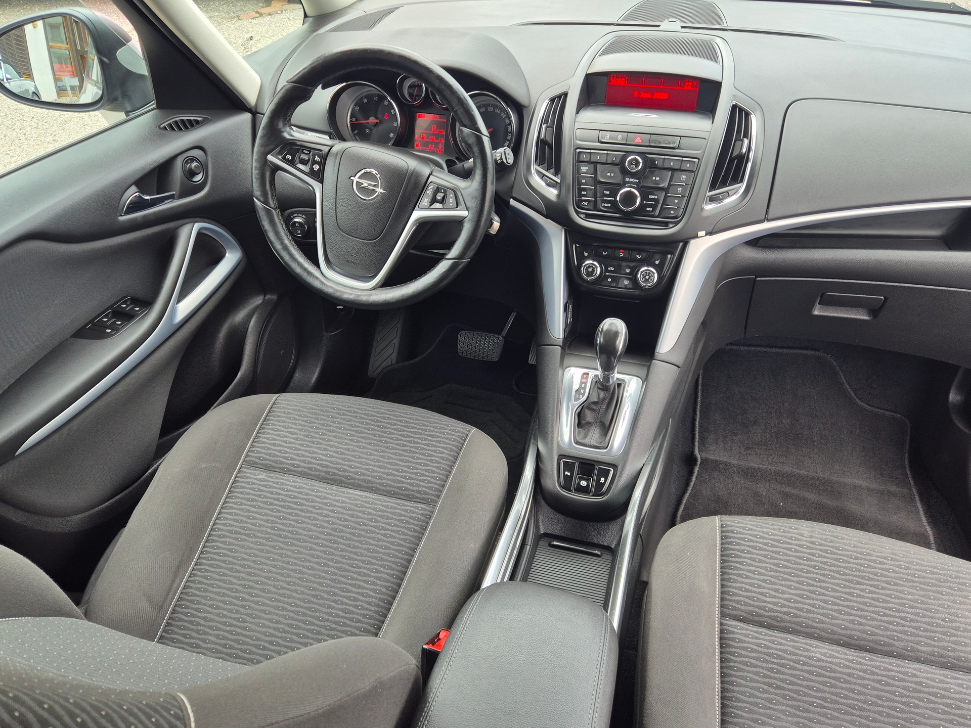 OPEL Zafira Tourer 1.4i 16V Turbo Drive Automatic-image-8