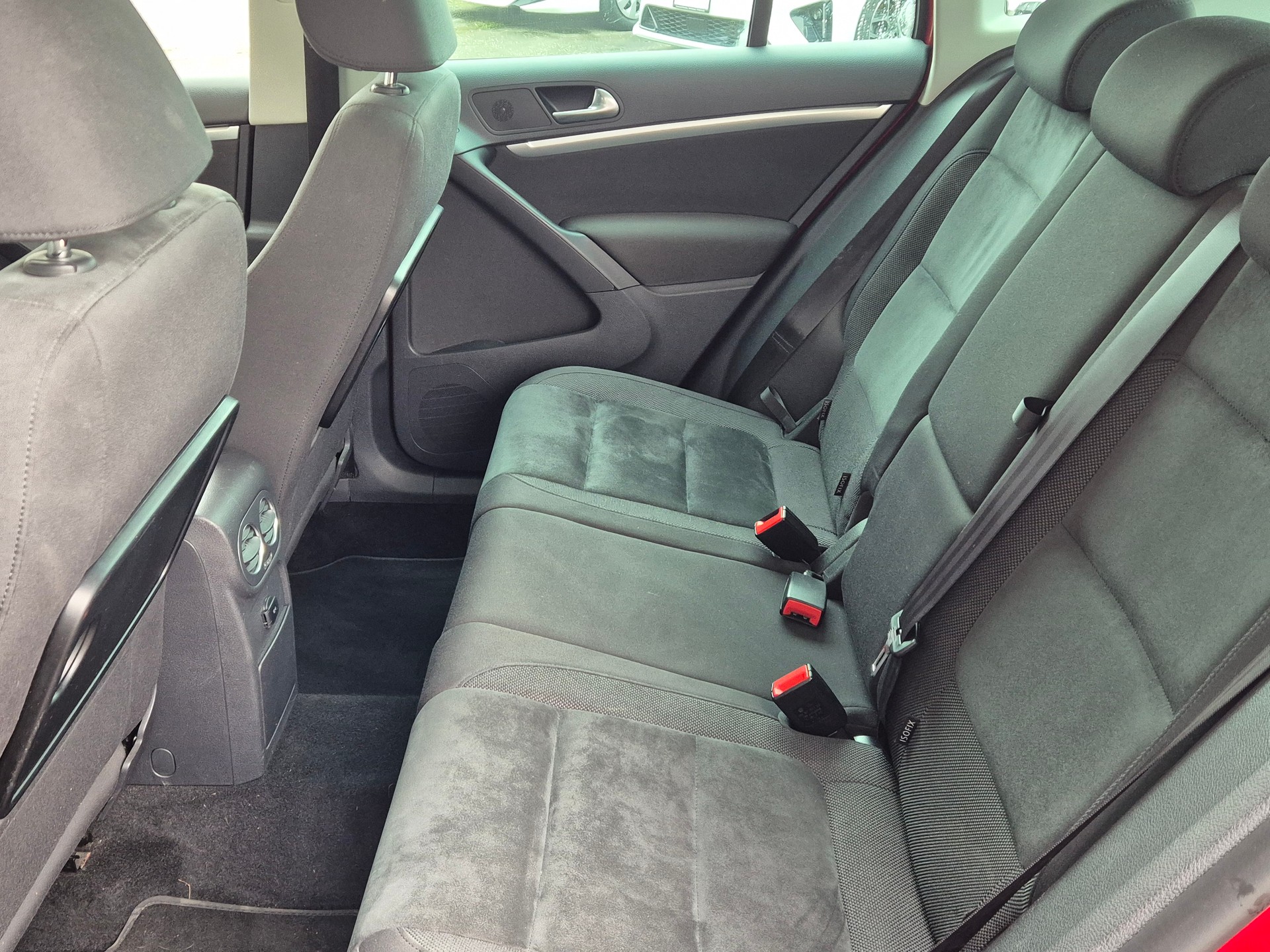 VW Tiguan 2.0 TSI Sport&Style 4Motion DSG-image-15
