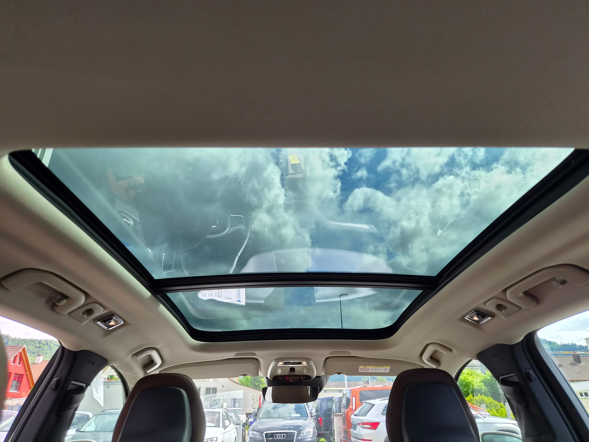VOLVO XC60 D5 AWD Inscription Geartronic-image-23