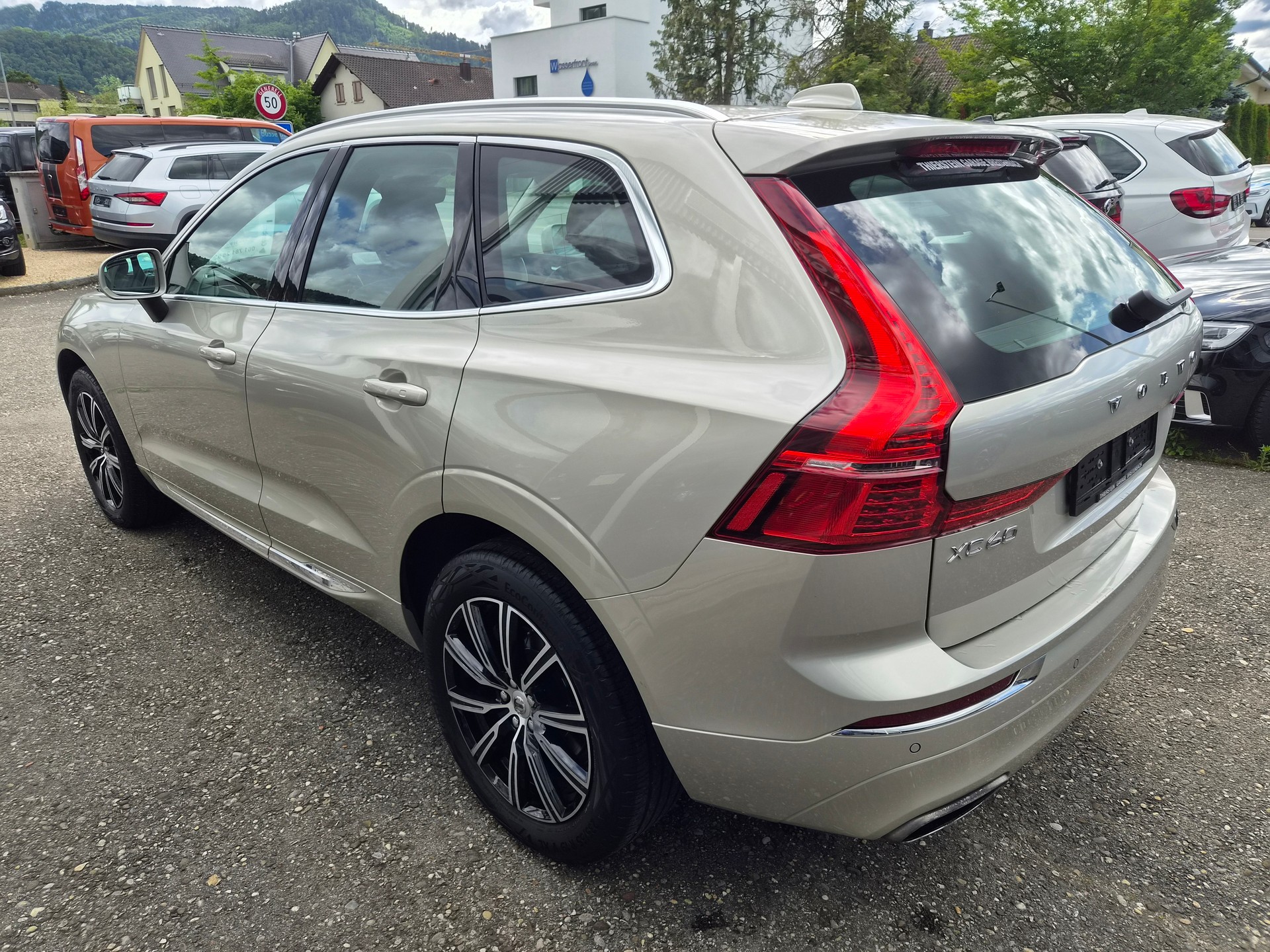 VOLVO XC60 D5 AWD Inscription Geartronic-showroom-element-3