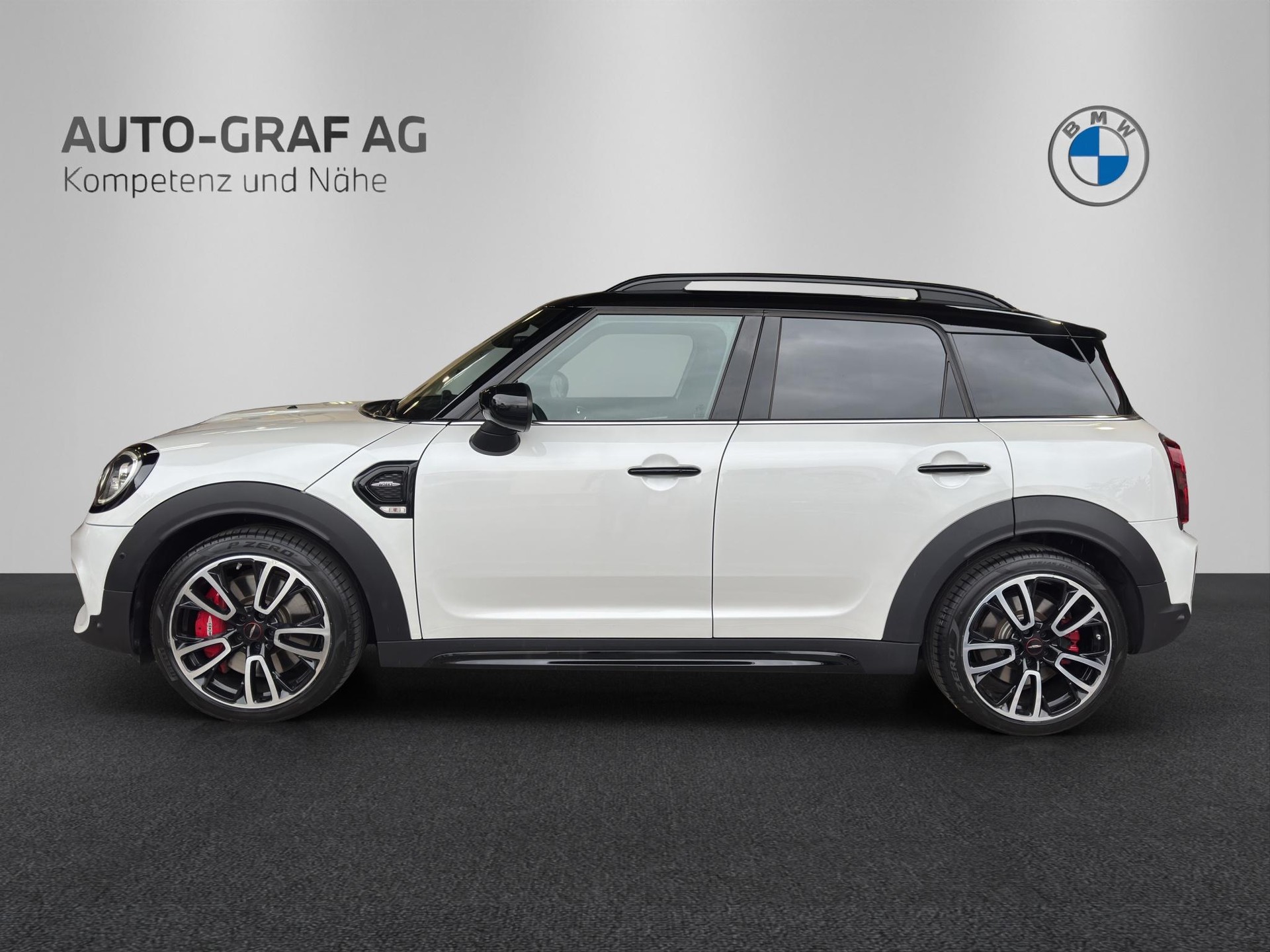 MINI Countryman JCW ALL4-showroom-element-1