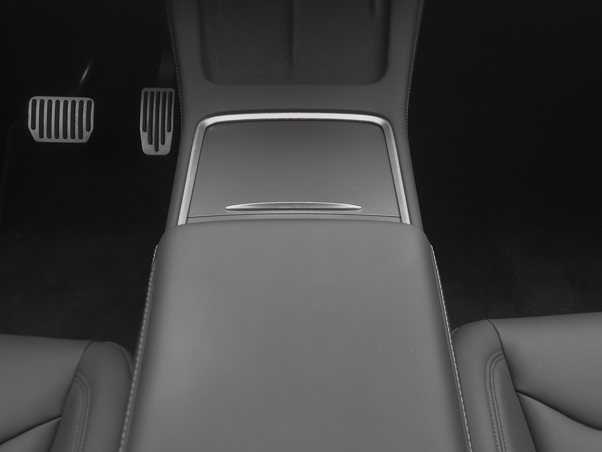 TESLA Model Y Long Range All-Wheel Drive-image-9