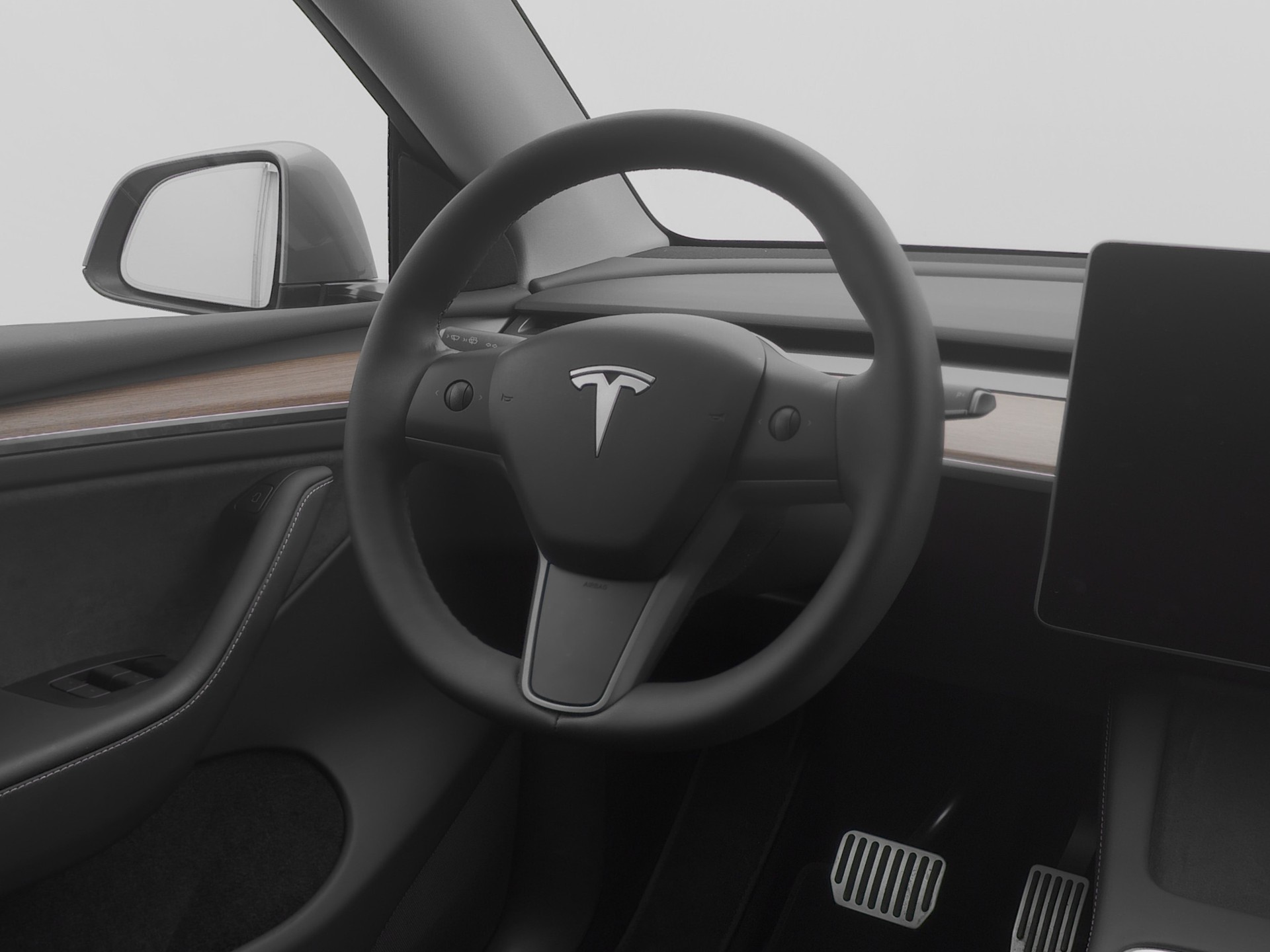 TESLA Model Y Long Range All-Wheel Drive-image-7
