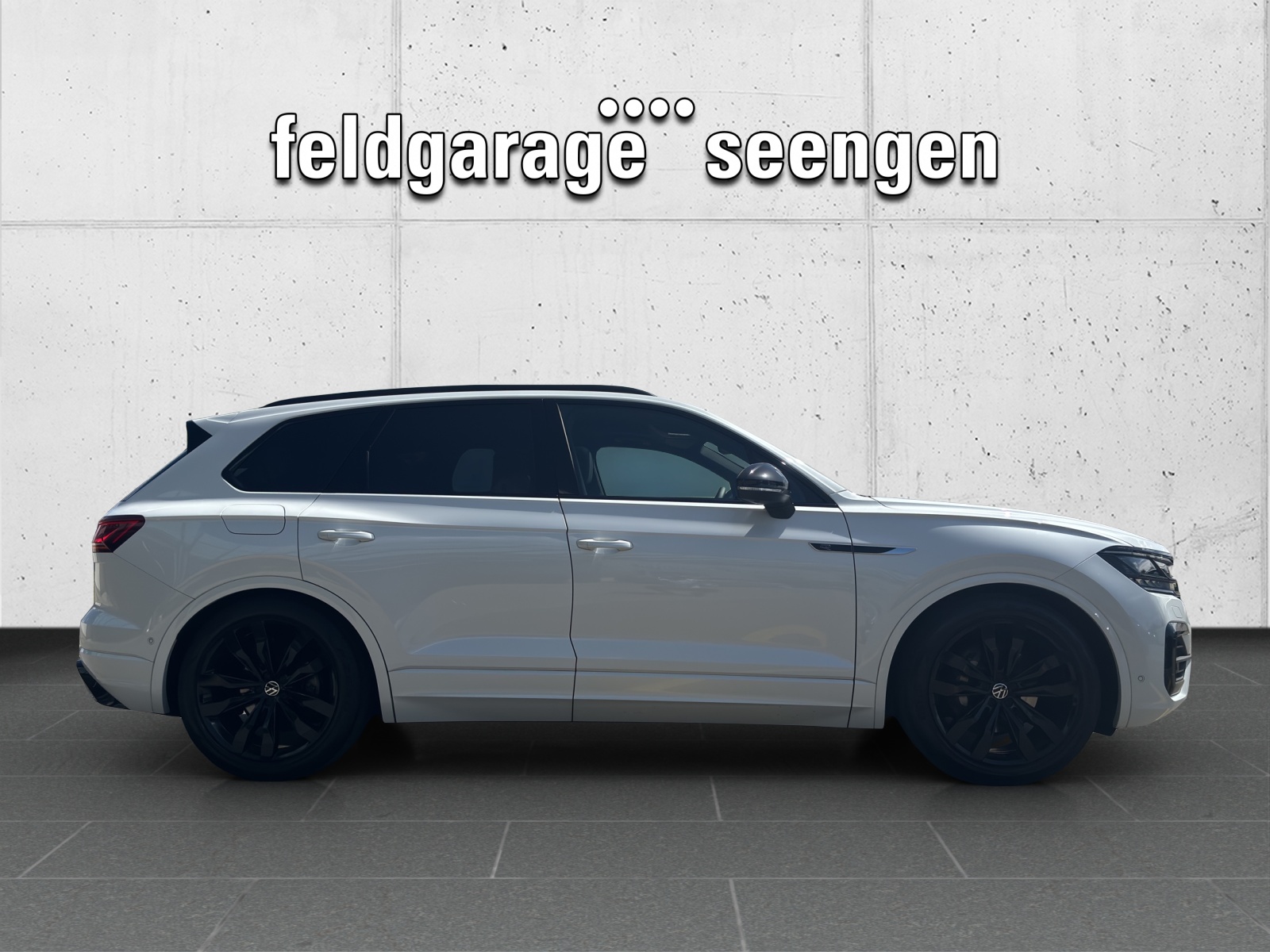 VW Touareg 3.0 TDI R Line Tiptronic mit AHK, Allradlenkung, Panorama-Ausstell-/Schiebedach & Standheizung-showroom-element-3