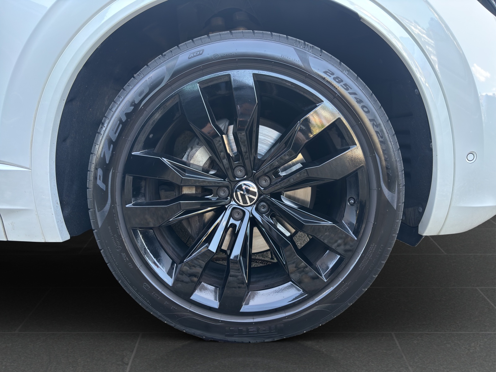 VW Touareg 3.0 TDI R Line Tiptronic mit AHK, Allradlenkung, Panorama-Ausstell-/Schiebedach & Standheizung-image-11