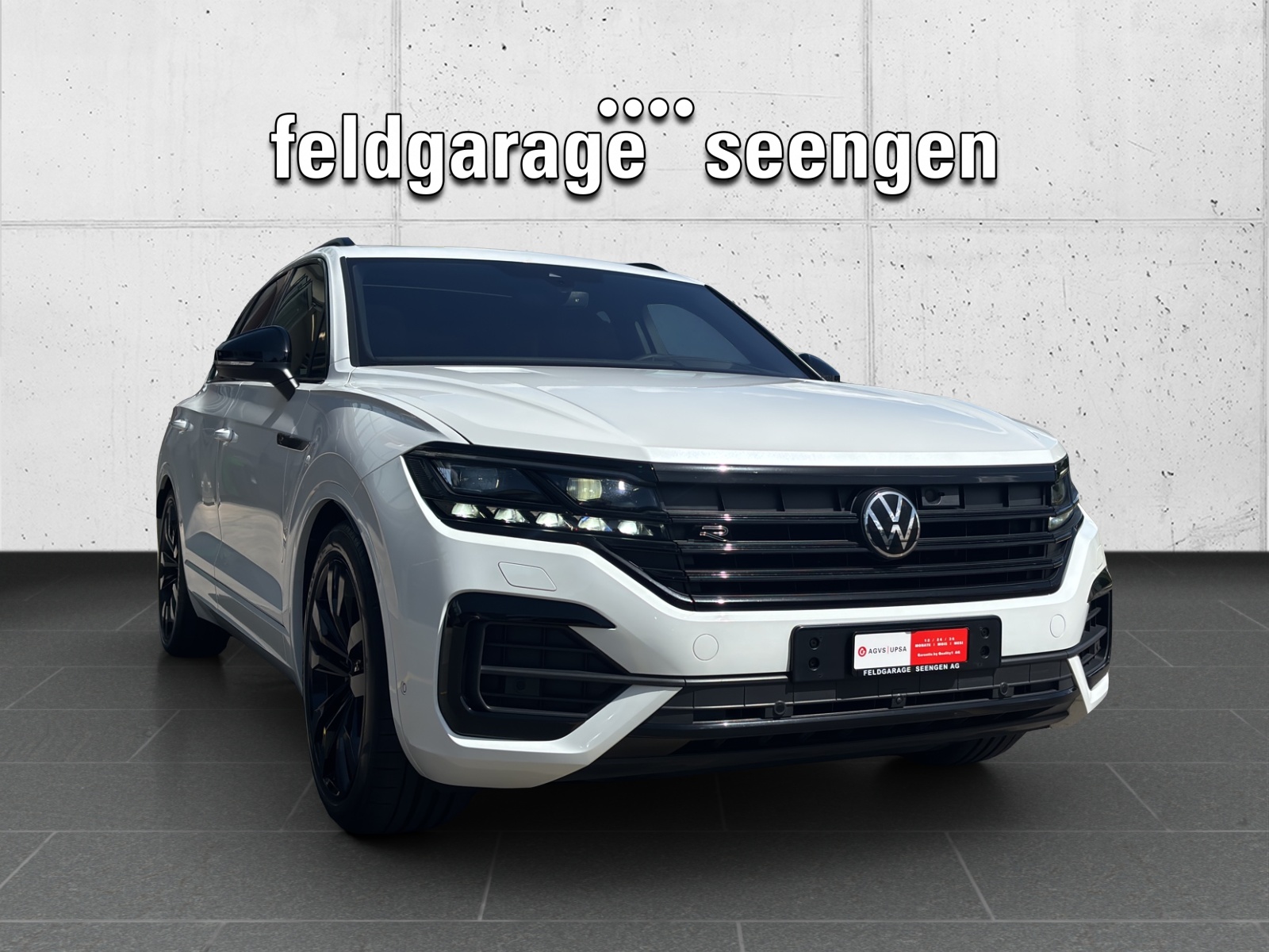 VW Touareg 3.0 TDI R Line Tiptronic mit AHK, Allradlenkung, Panorama-Ausstell-/Schiebedach & Standheizung-showroom-element-2