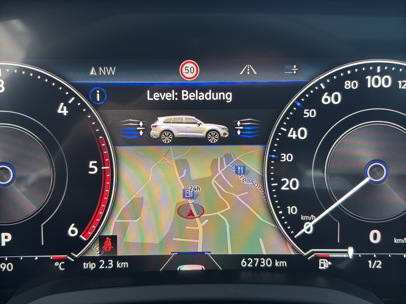 VW Touareg 3.0 TDI R Line Tiptronic mit AHK, Allradlenkung, Panorama-Ausstell-/Schiebedach & Standheizung-image-16