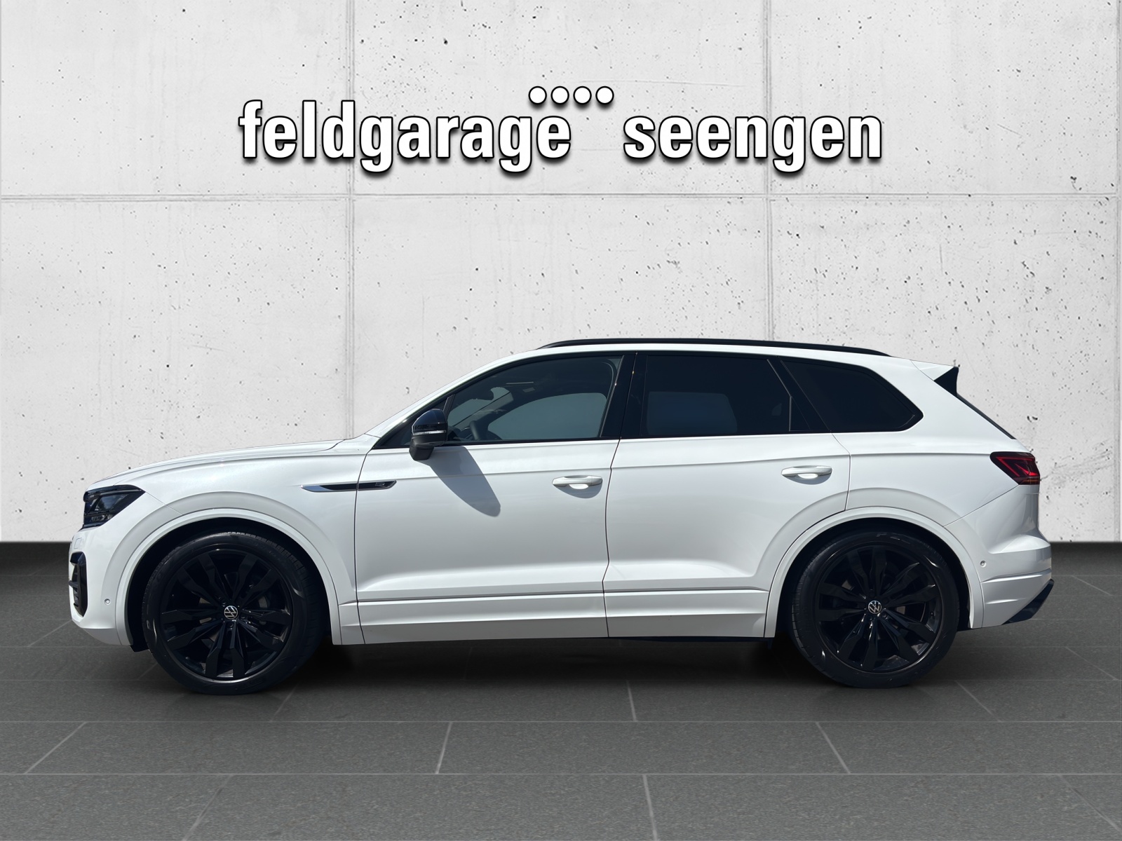 VW Touareg 3.0 TDI R Line Tiptronic mit AHK, Allradlenkung, Panorama-Ausstell-/Schiebedach & Standheizung-showroom-element-1