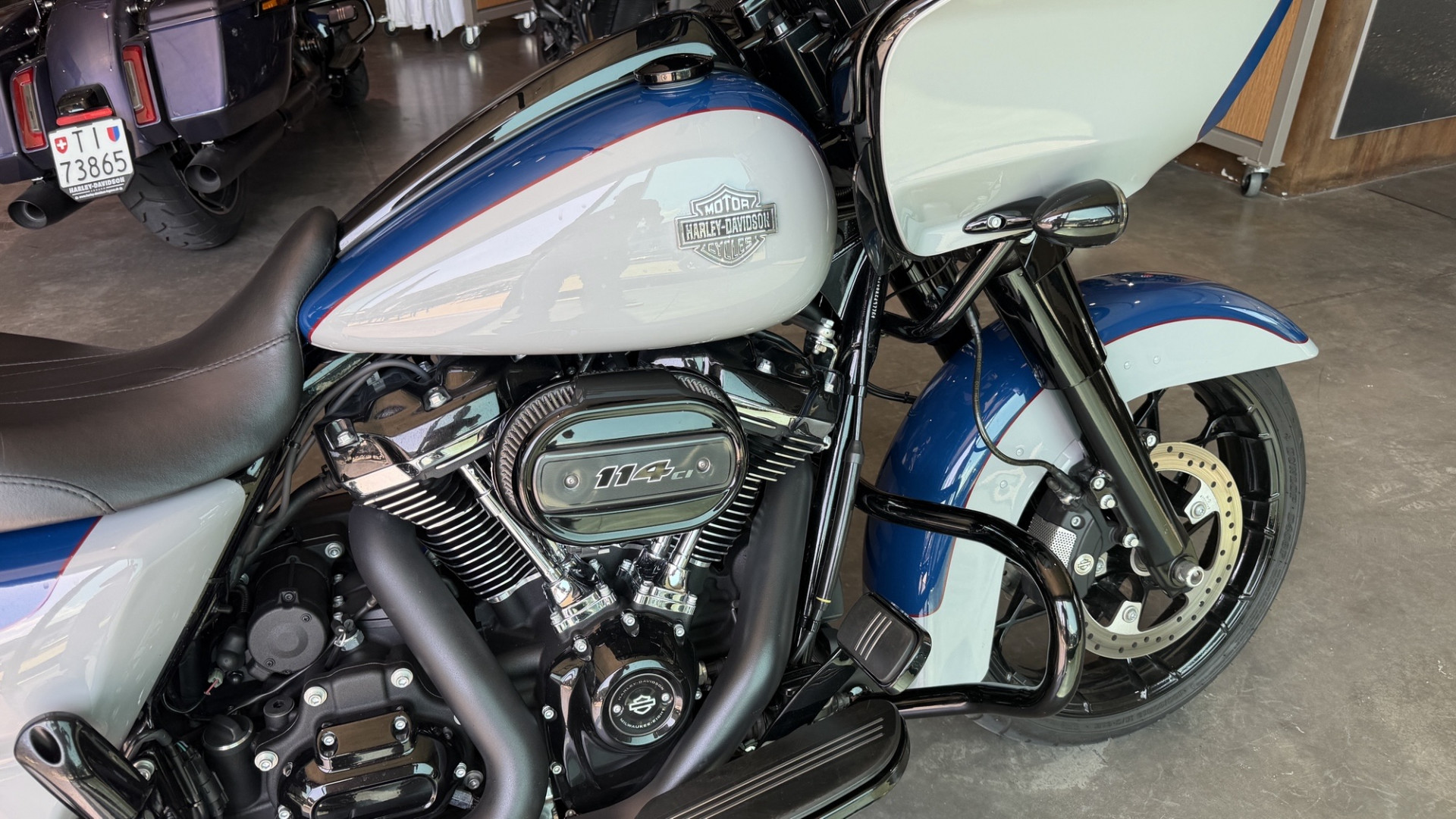 HARLEY-DAVIDSON FLTRXS 1868 Road Glide Special 114-showroom-element-1