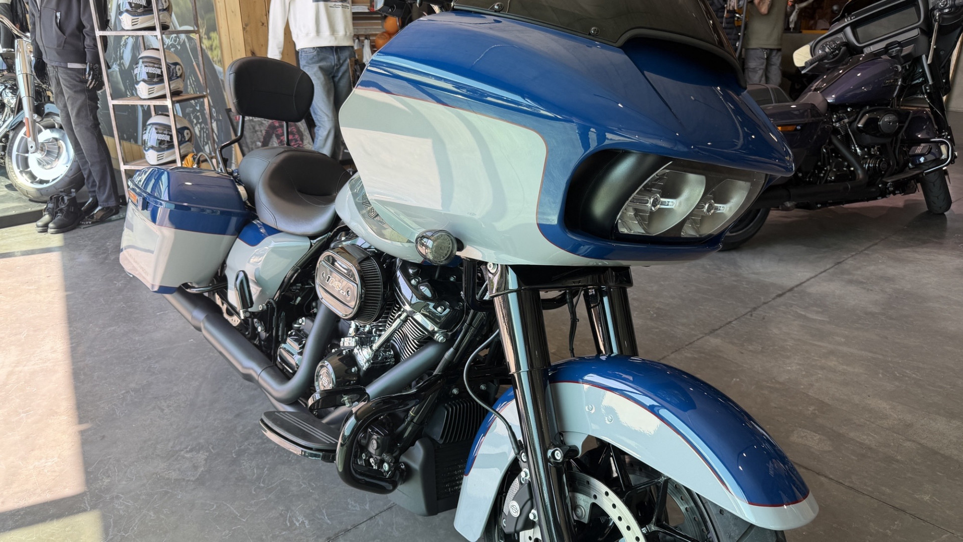 HARLEY-DAVIDSON FLTRXS 1868 Road Glide Special 114-showroom-element-3