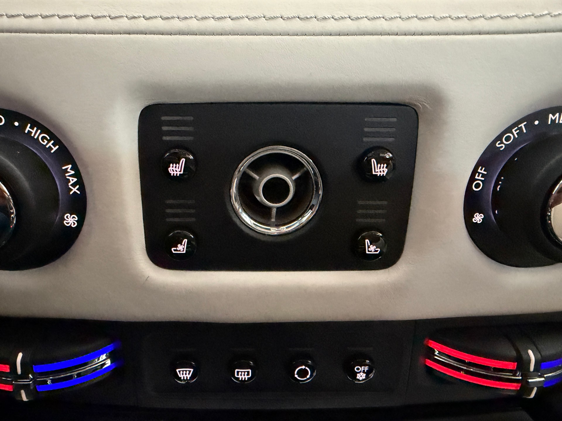 ROLLS-ROYCE Wraith 6.6 V12-image-23
