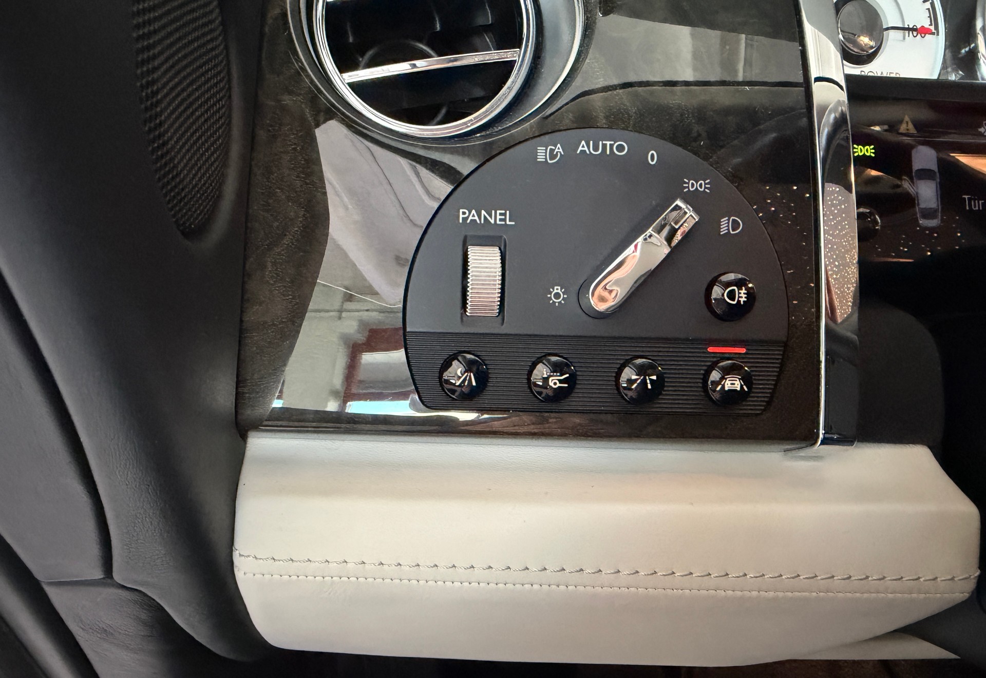 ROLLS-ROYCE Wraith 6.6 V12-image-20