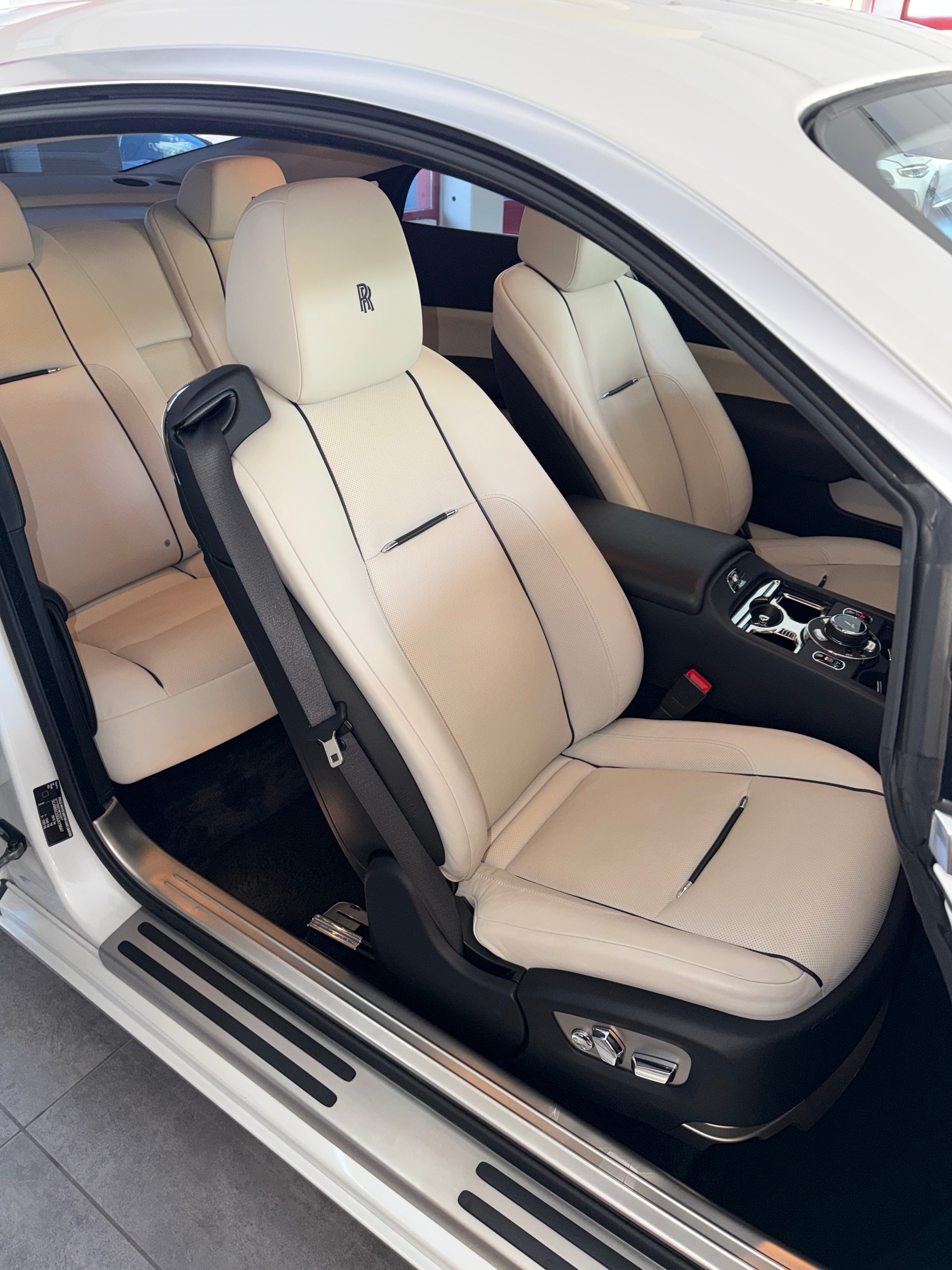 ROLLS-ROYCE Wraith 6.6 V12-image-15