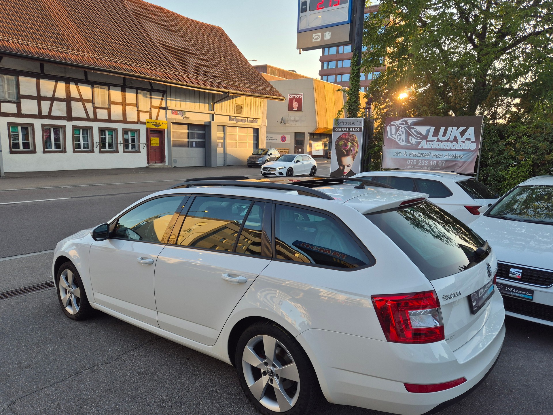 SKODA Octavia Combi 1.8 TSI L&K DSG-showroom-element-2