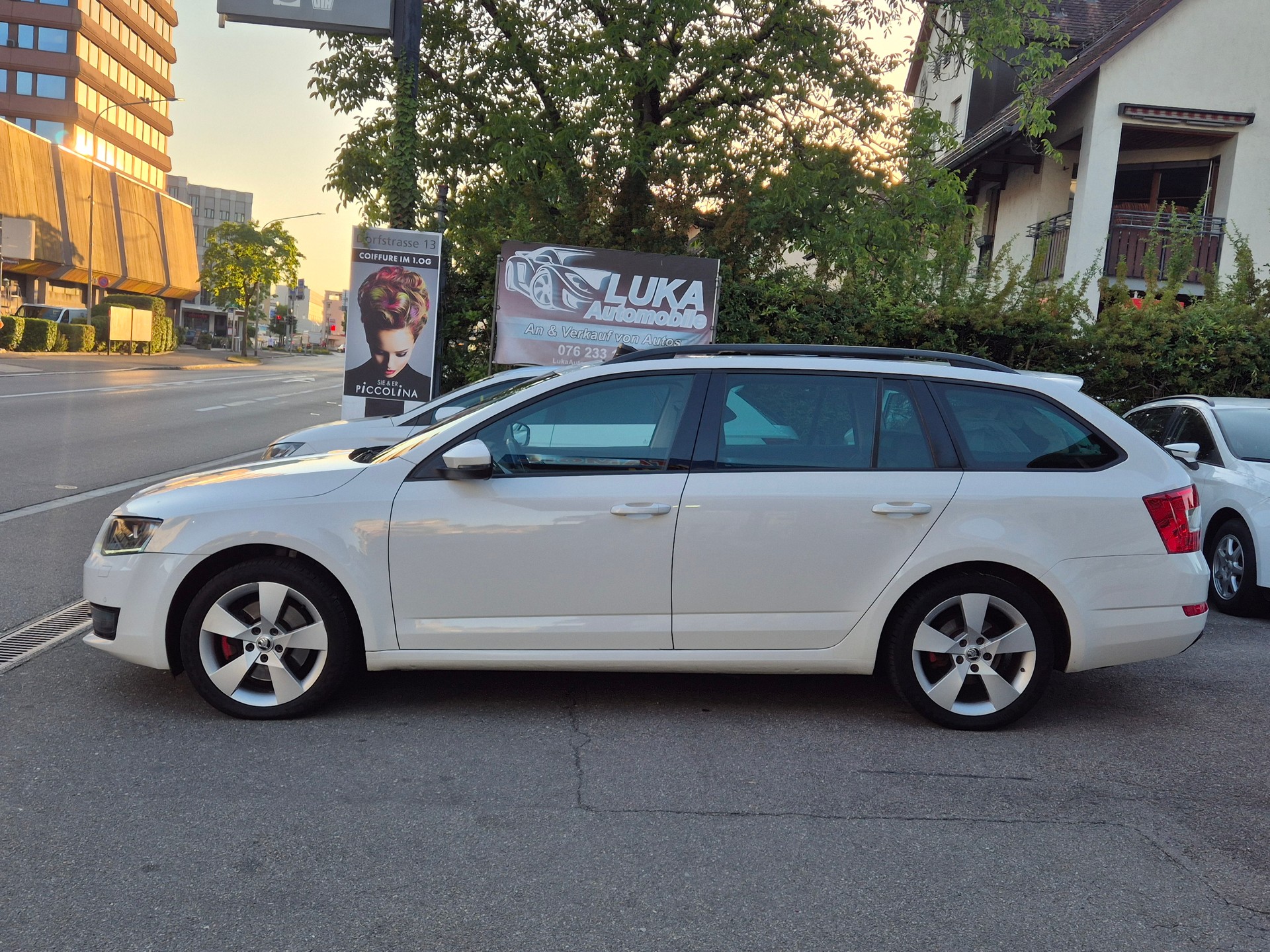 SKODA Octavia Combi 1.8 TSI L&K DSG-showroom-element-1