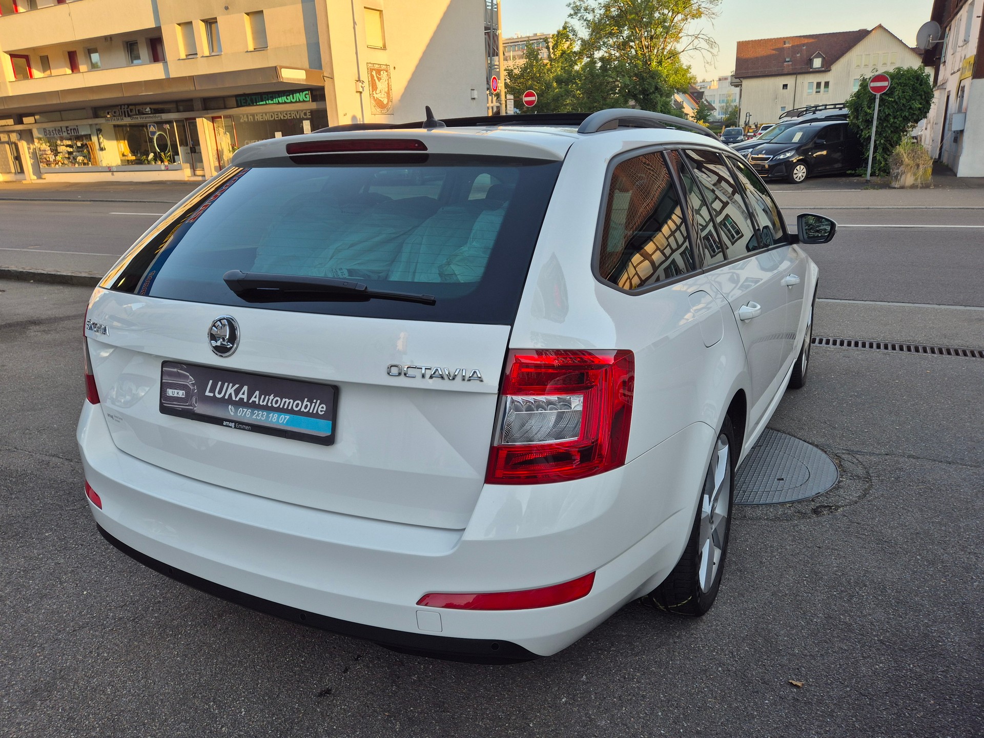 SKODA Octavia Combi 1.8 TSI L&K DSG-showroom-element-3