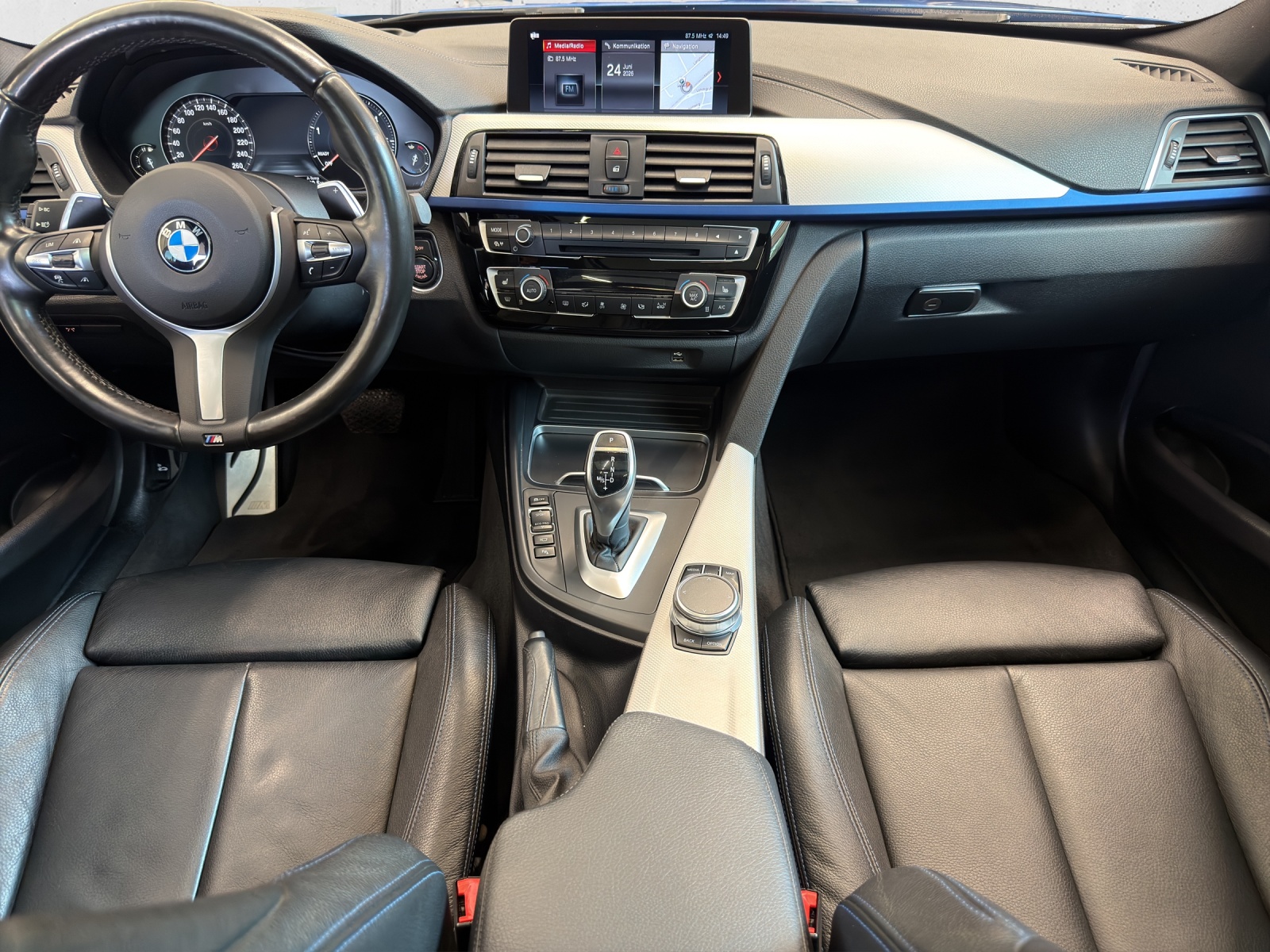 BMW 330d xDrive Touring M Sport-image-13