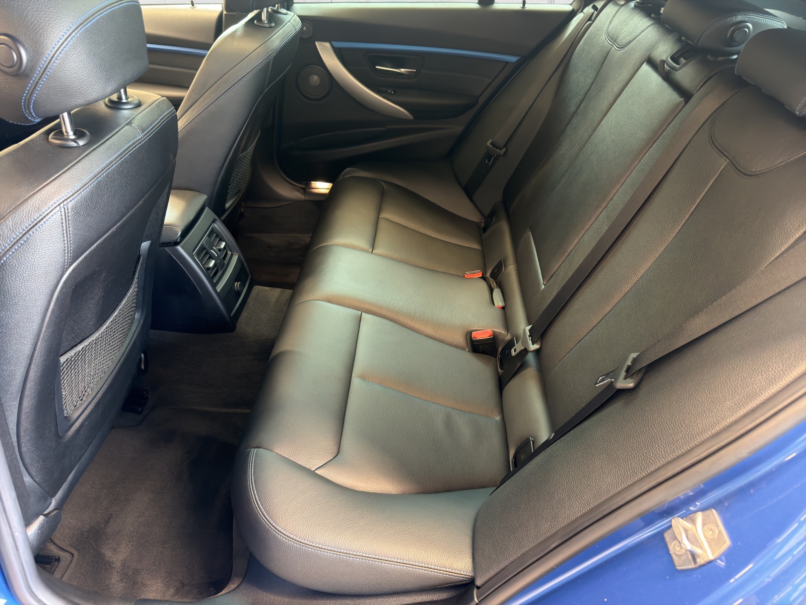 BMW 330d xDrive Touring M Sport-image-10