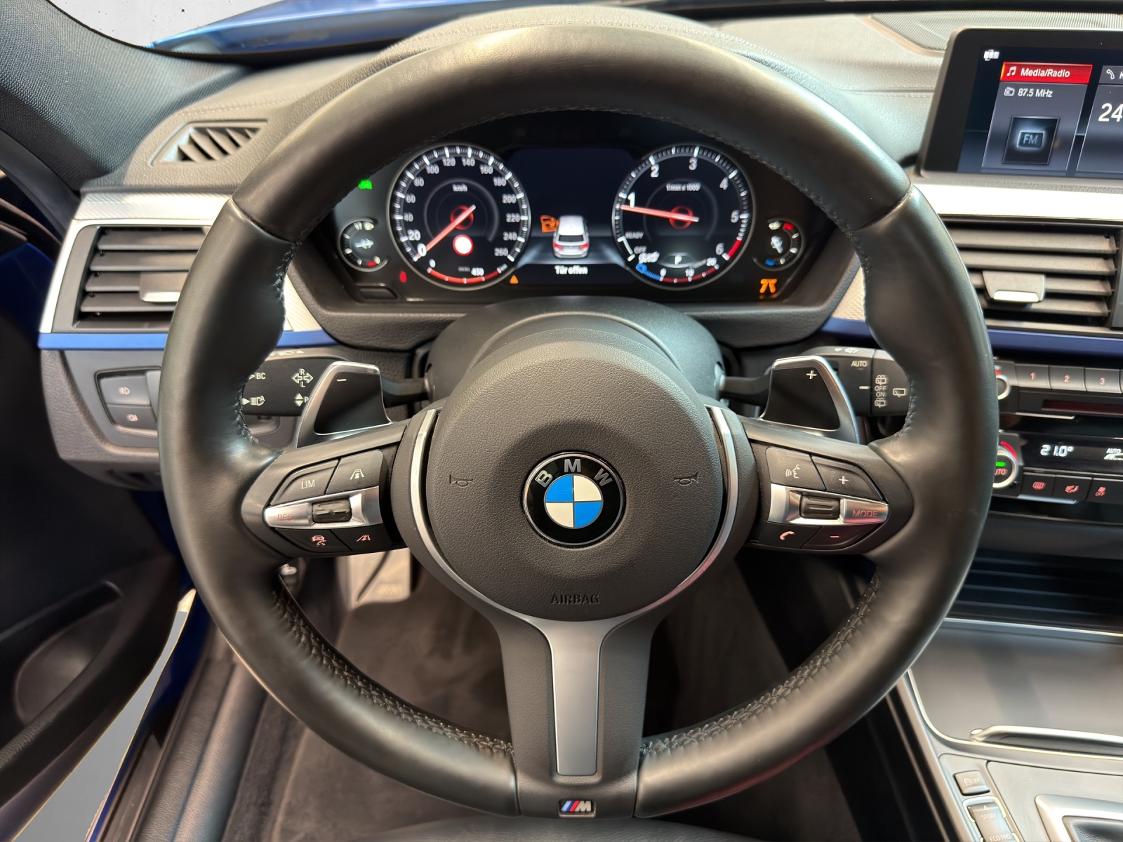 BMW 330d xDrive Touring M Sport-image-11